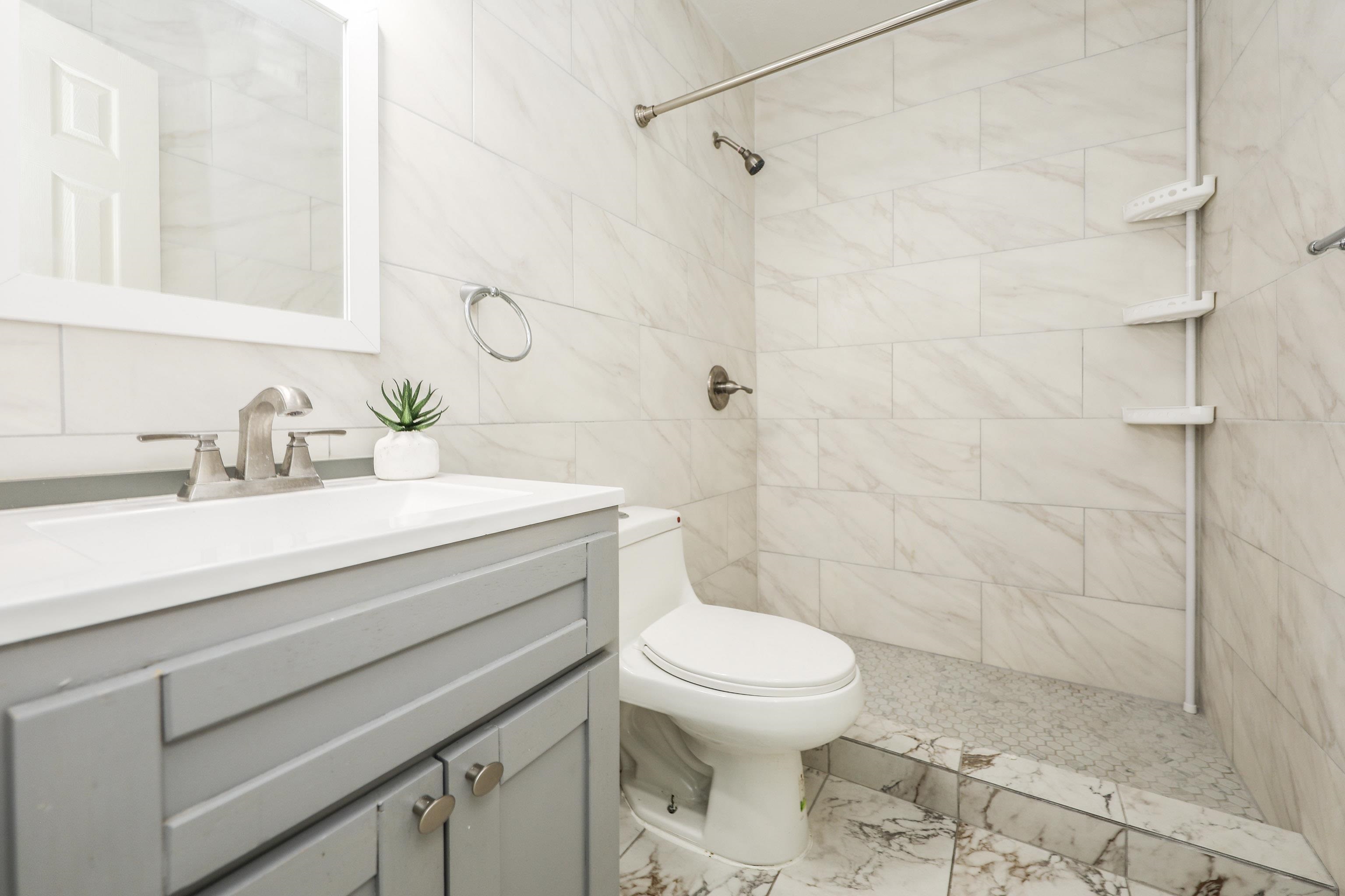 1920 Madison St Unit: 2