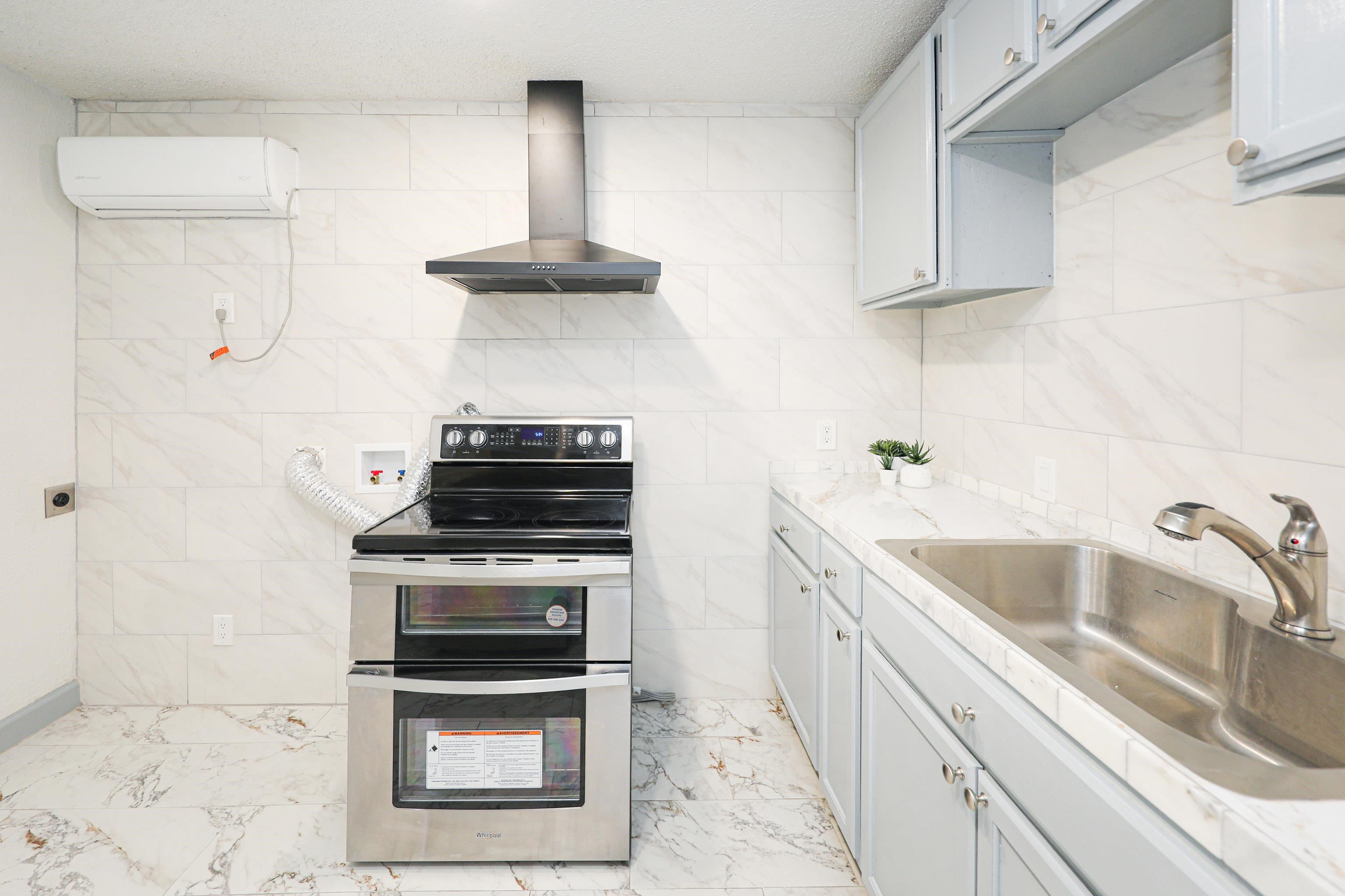 1920 Madison St Unit: 2