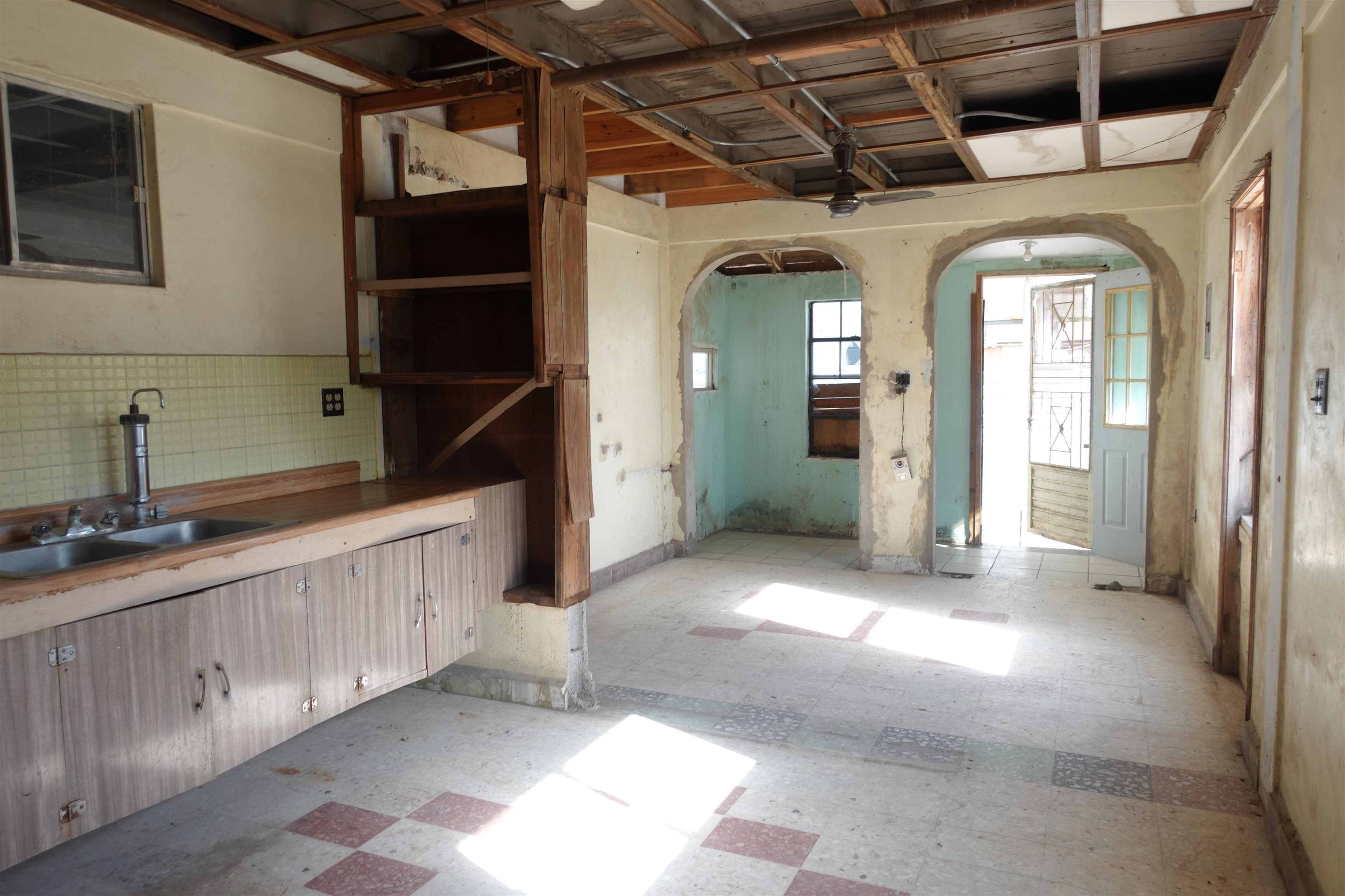 1518 Santa Cleotilde Ave