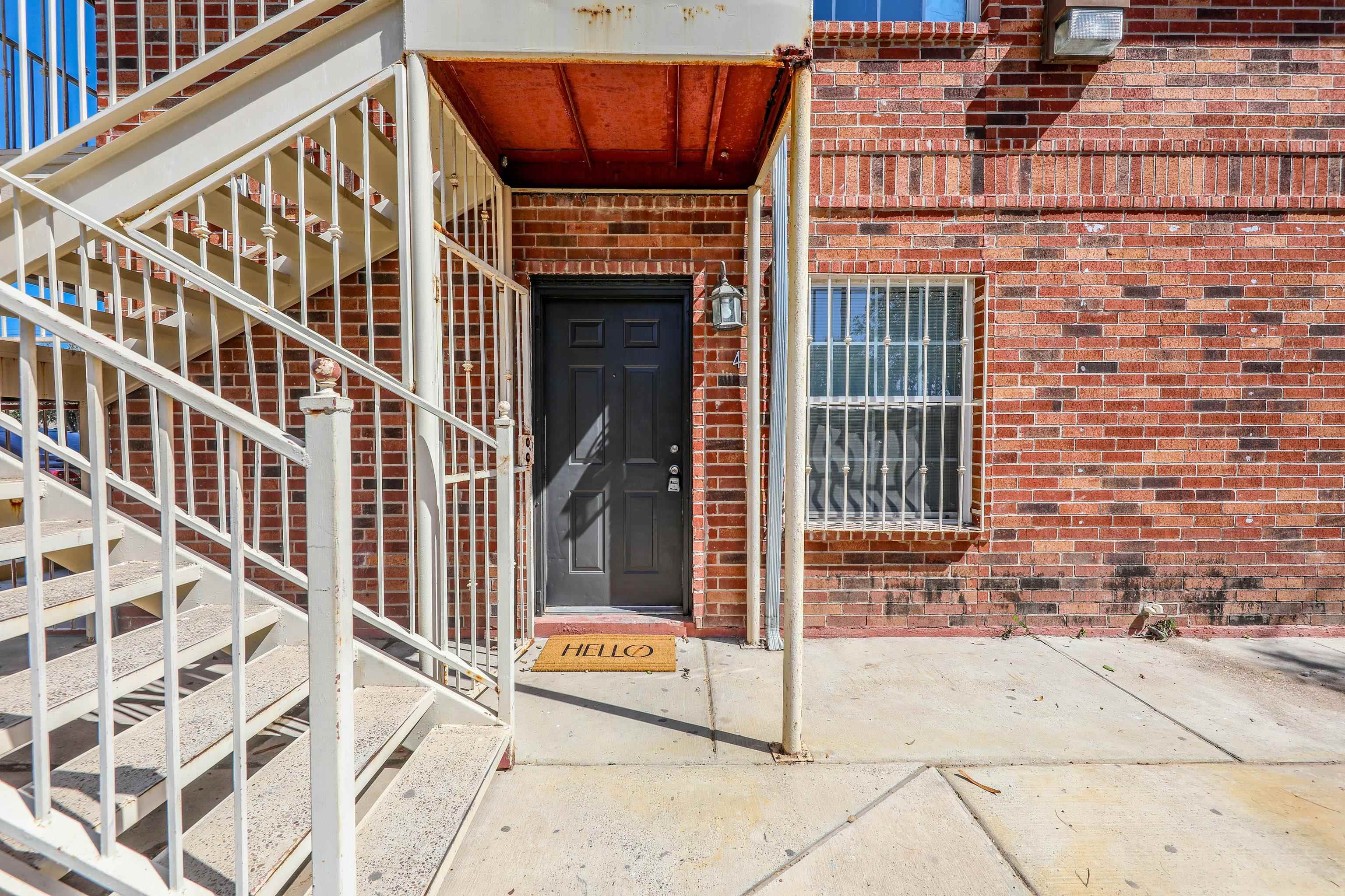 2220 Santa Cleotilde Ave Unit: 4