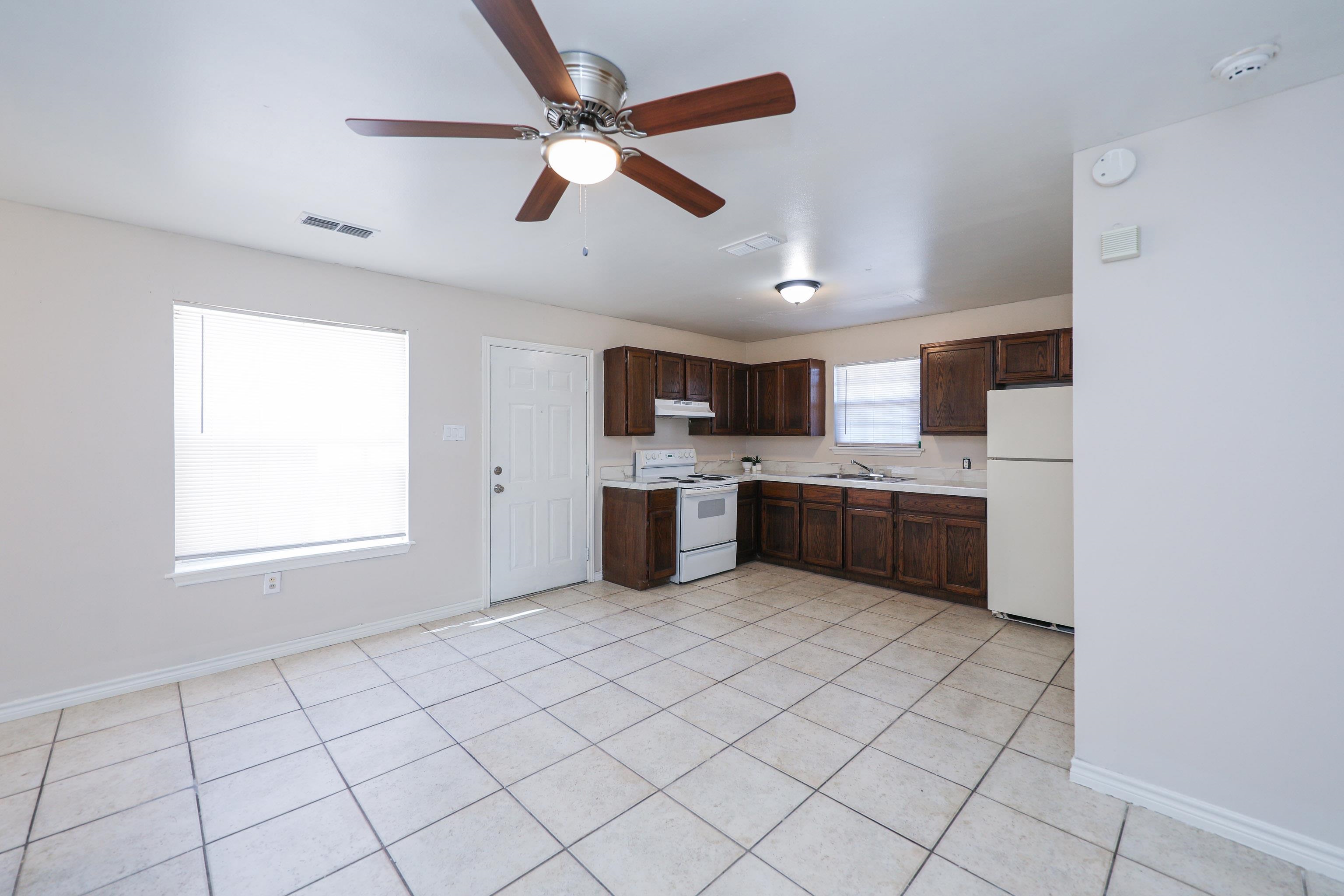 2220 Santa Cleotilde Ave Unit: 4