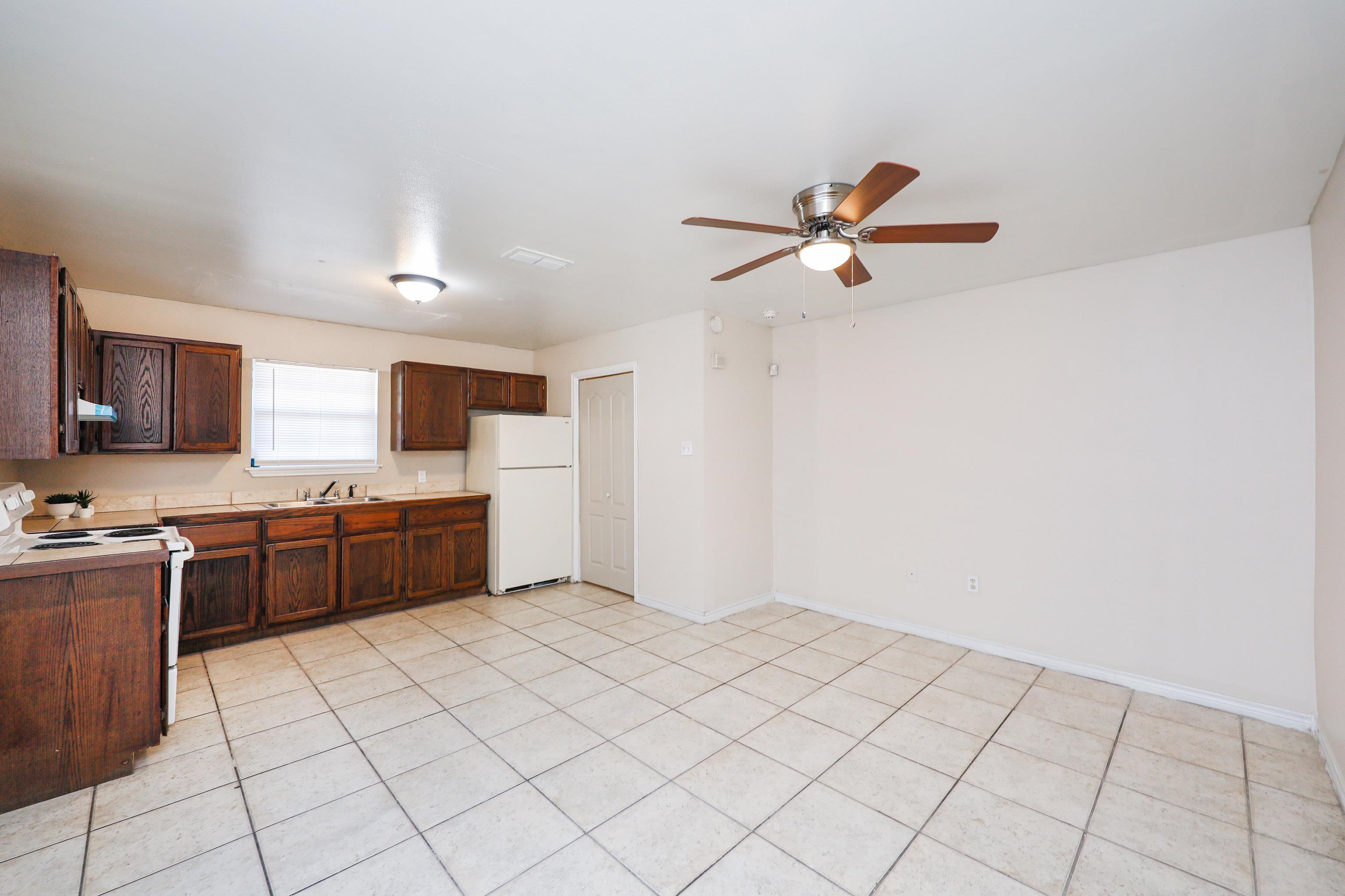 2220 Santa Cleotilde Ave Unit: 4