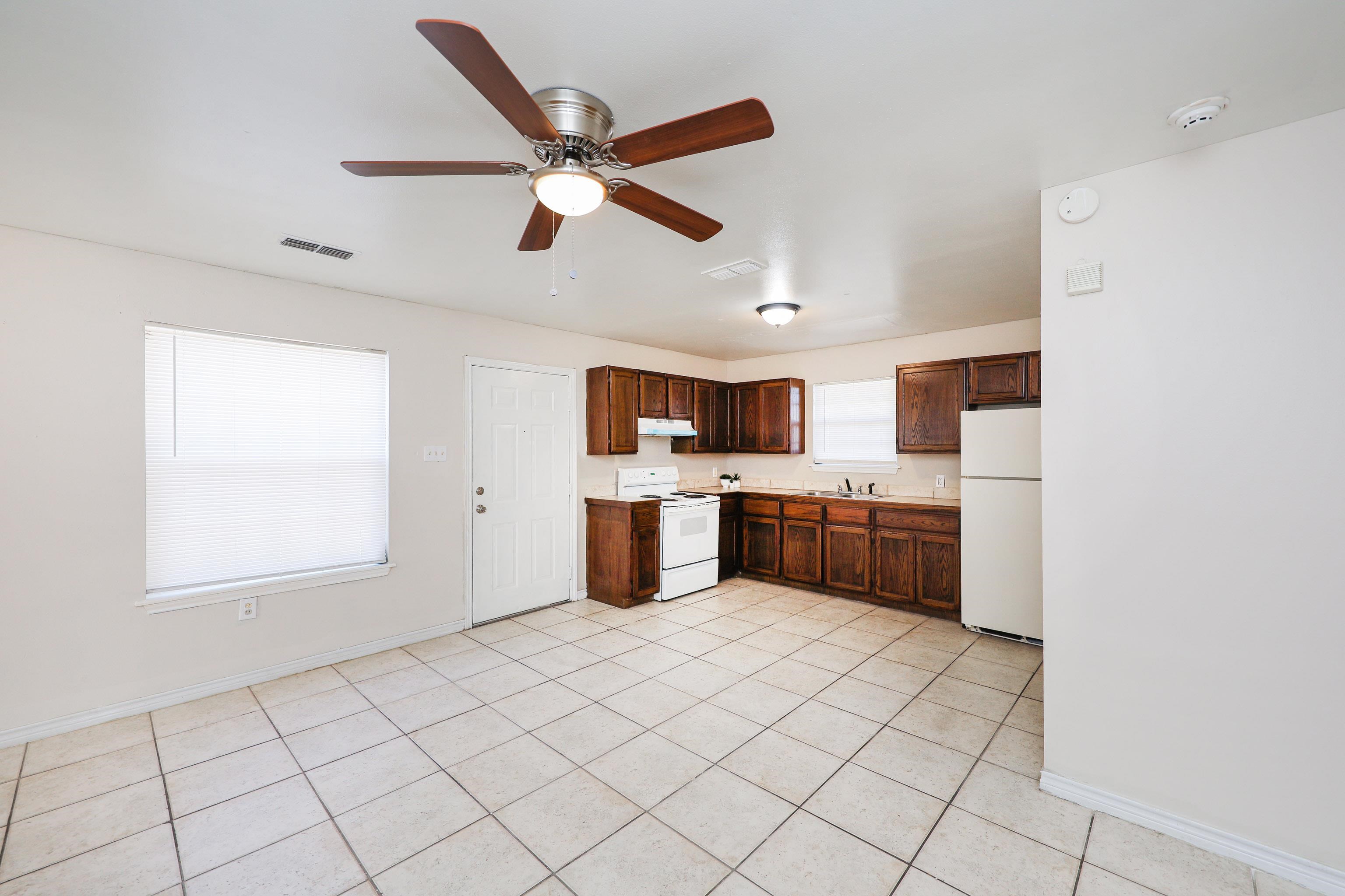 2220 Santa Cleotilde Ave Unit: 4