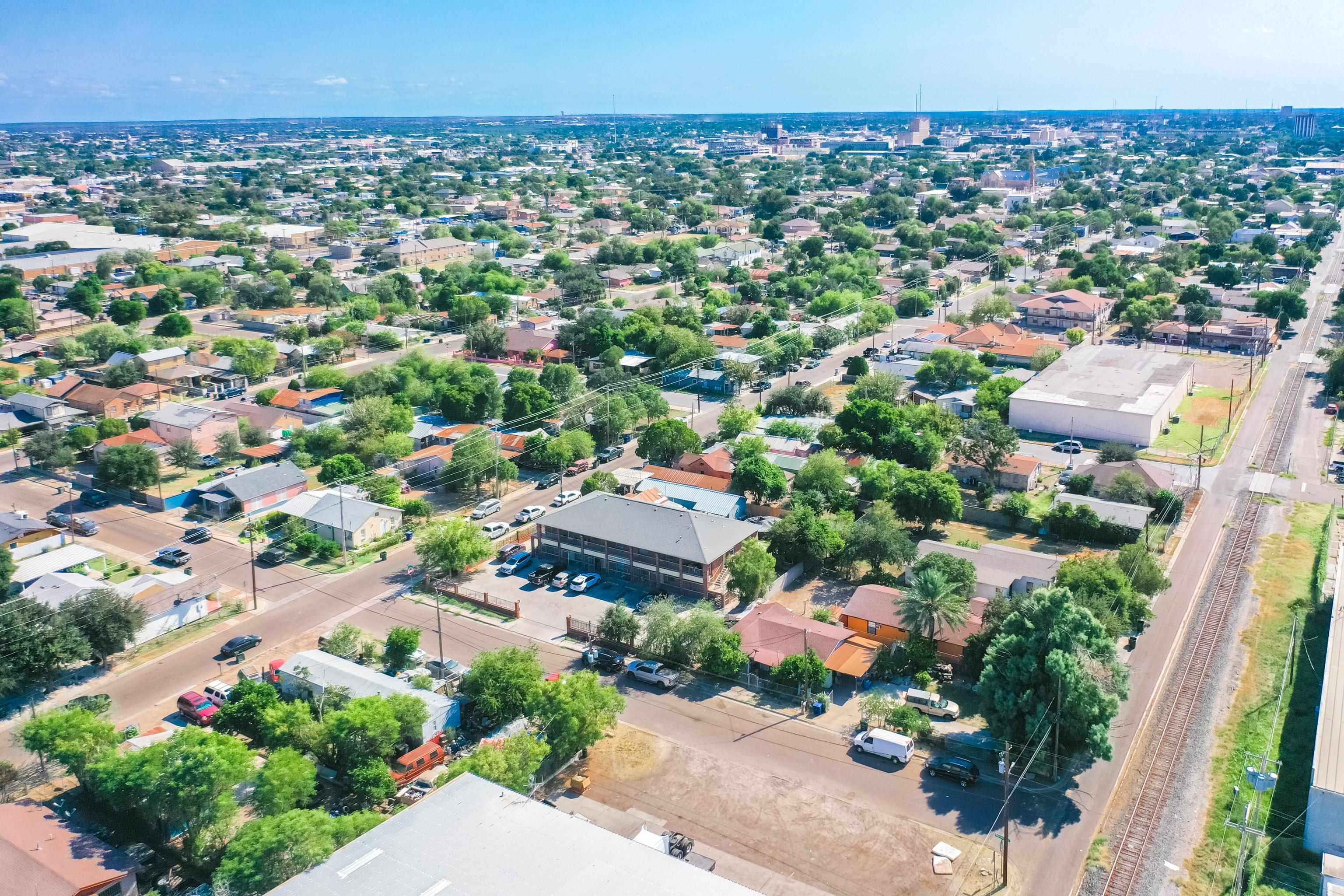 2220 Santa Cleotilde Ave Unit: 4