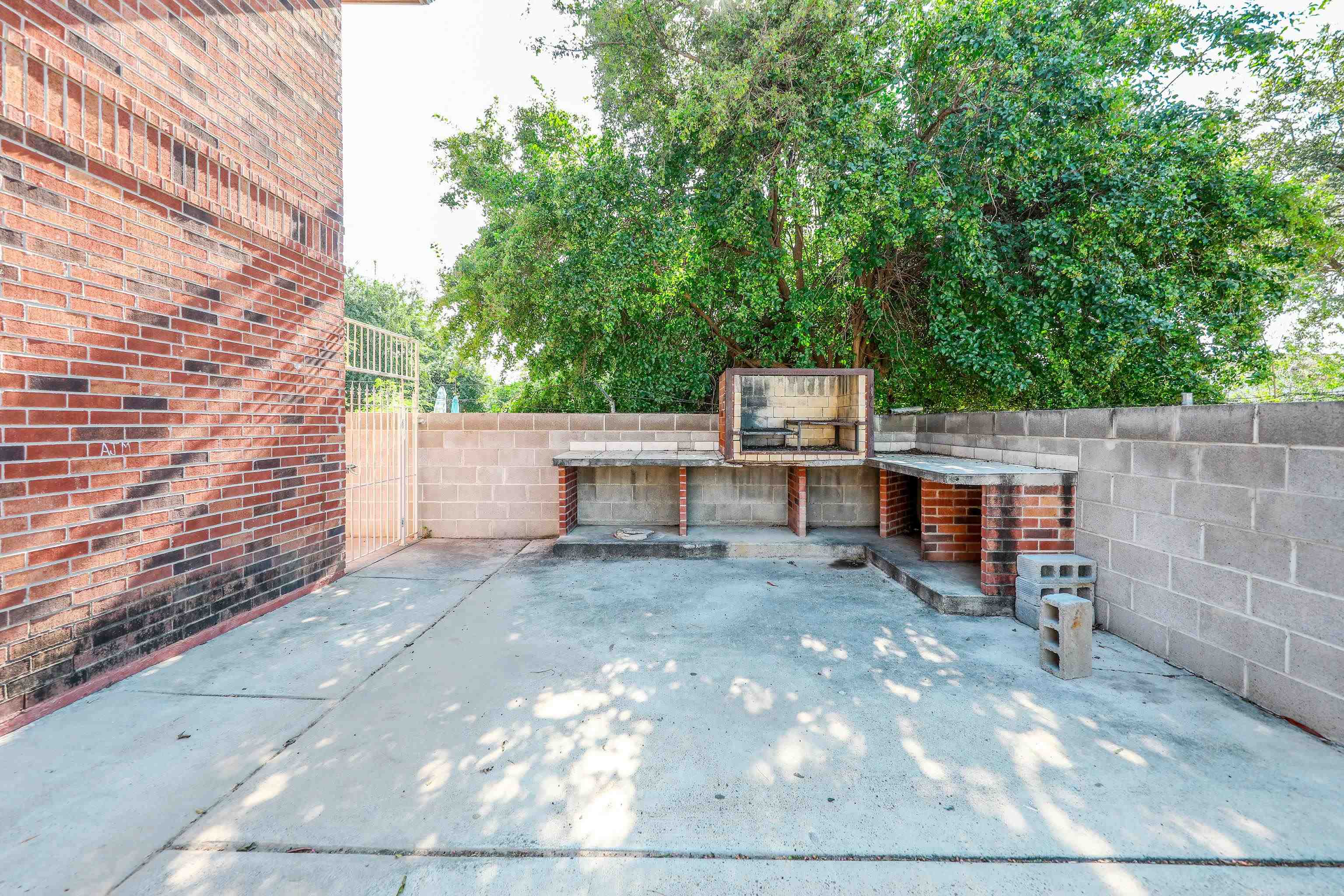 2220 Santa Cleotilde Ave Unit: 4