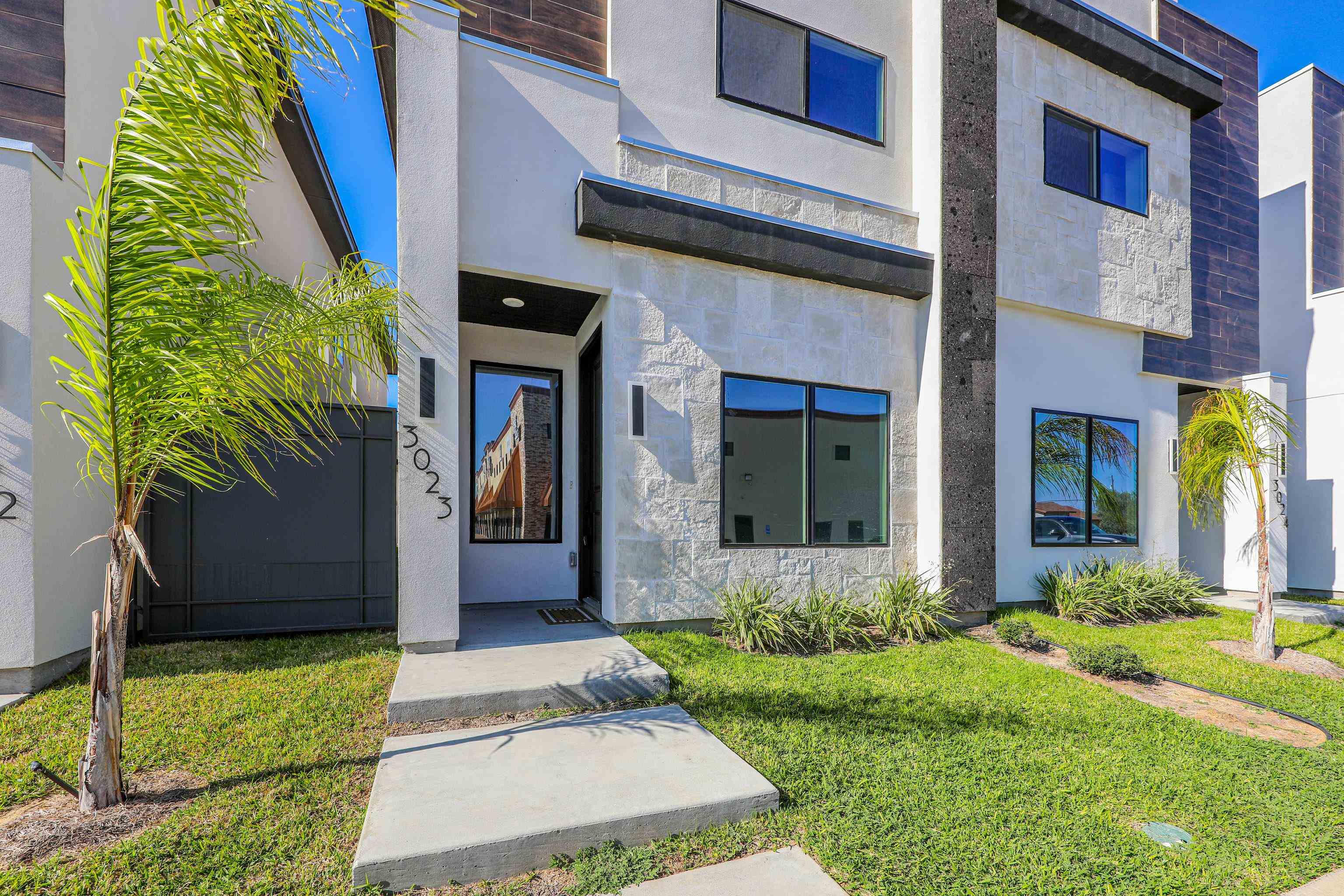 8218 Casa Verde Rd Unit: 3023