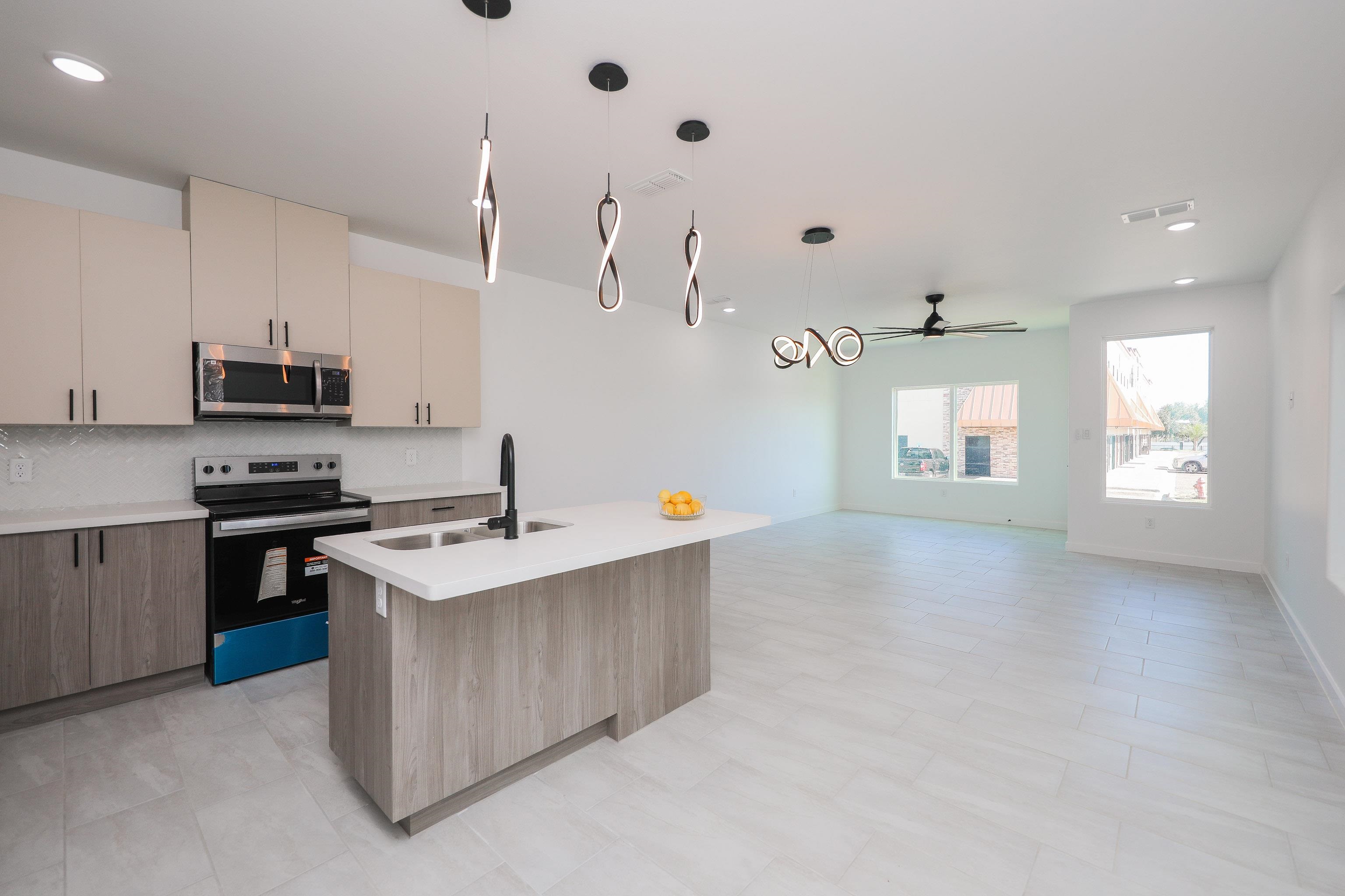 8218 Casa Verde Rd Unit: 3023