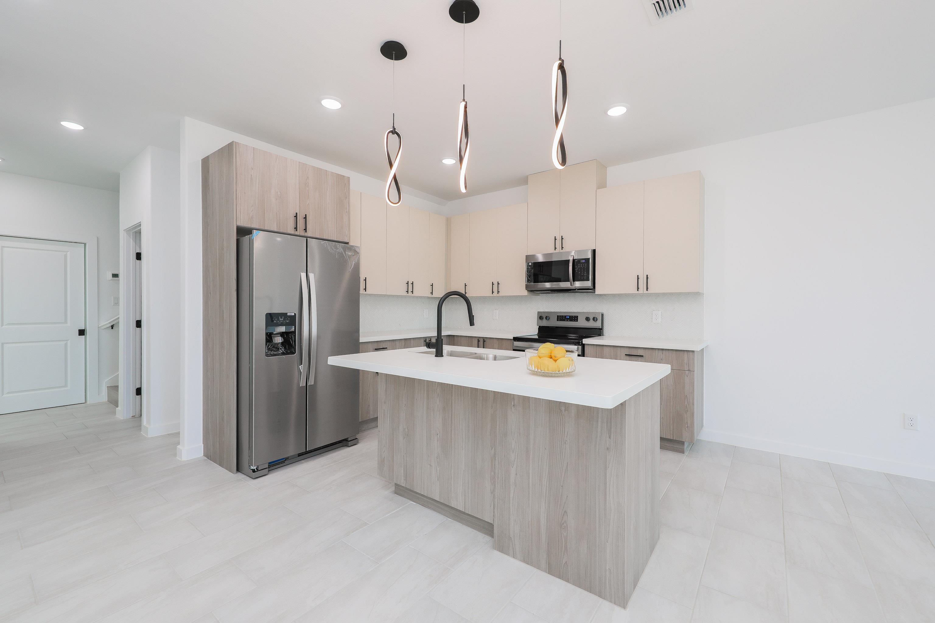 8218 Casa Verde Rd Unit: 3023