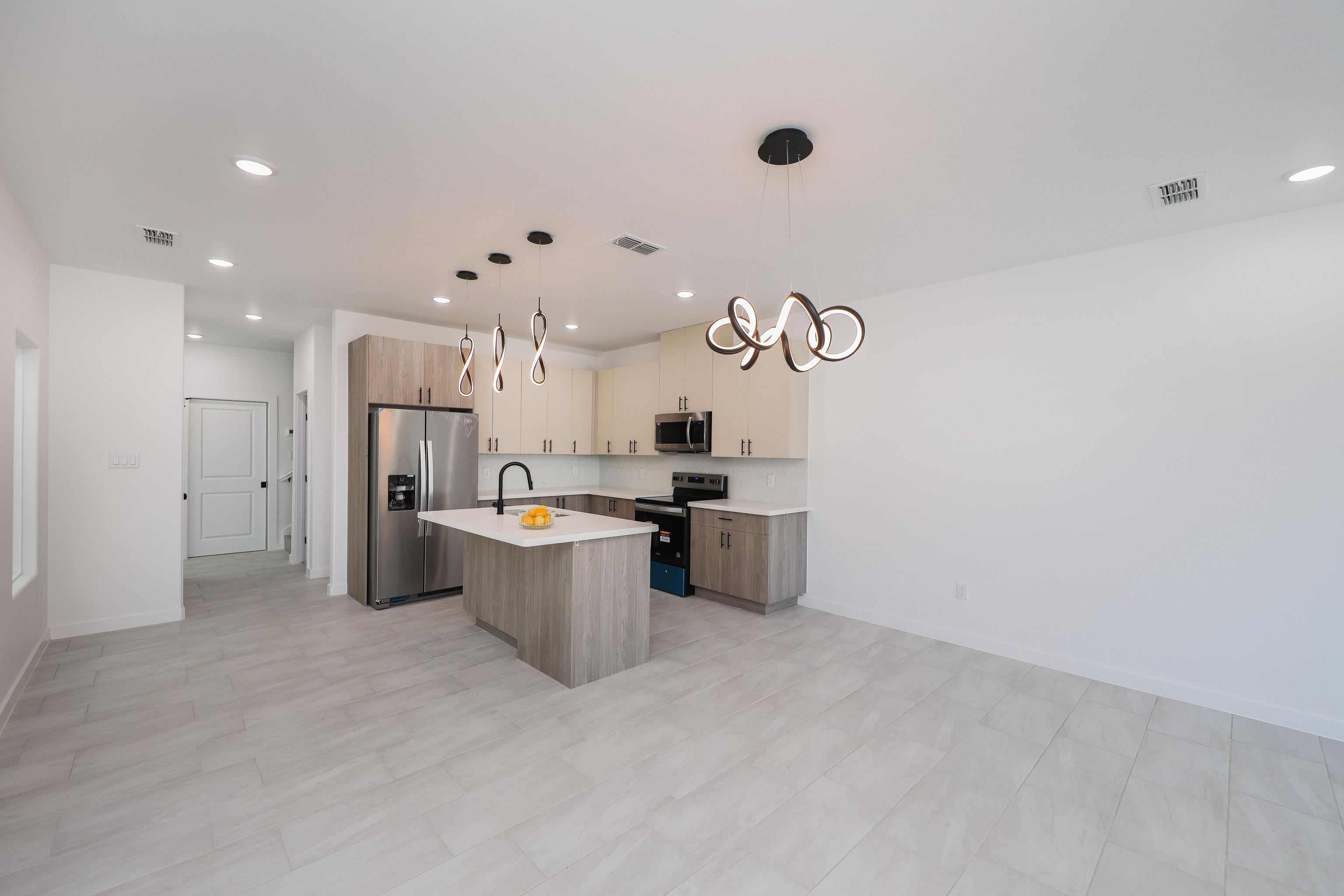 8218 Casa Verde Rd Unit: 3023