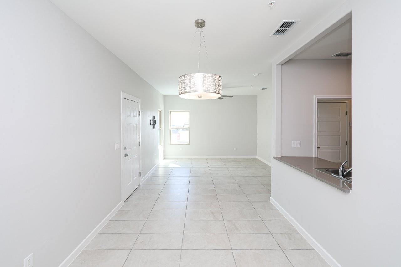 7126 Rosson Ln Unit: 107