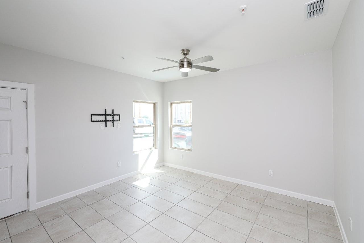 7126 Rosson Ln Unit: 107