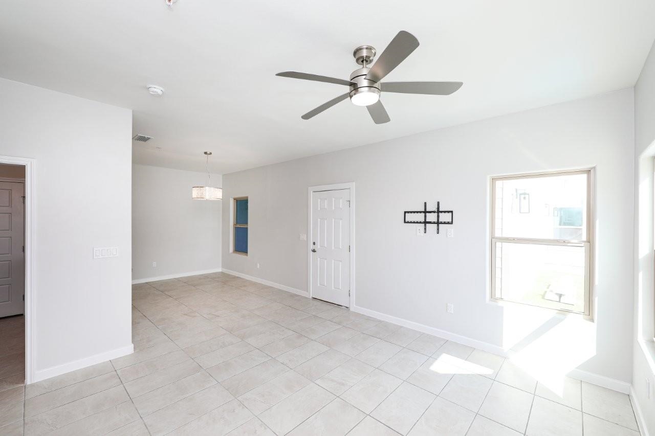 7126 Rosson Ln Unit: 107