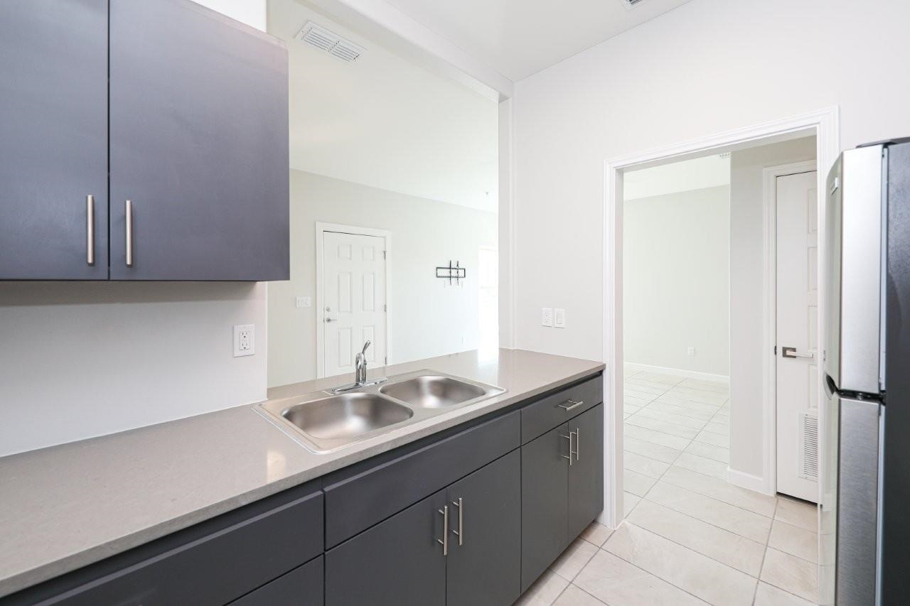 7126 Rosson Ln Unit: 107