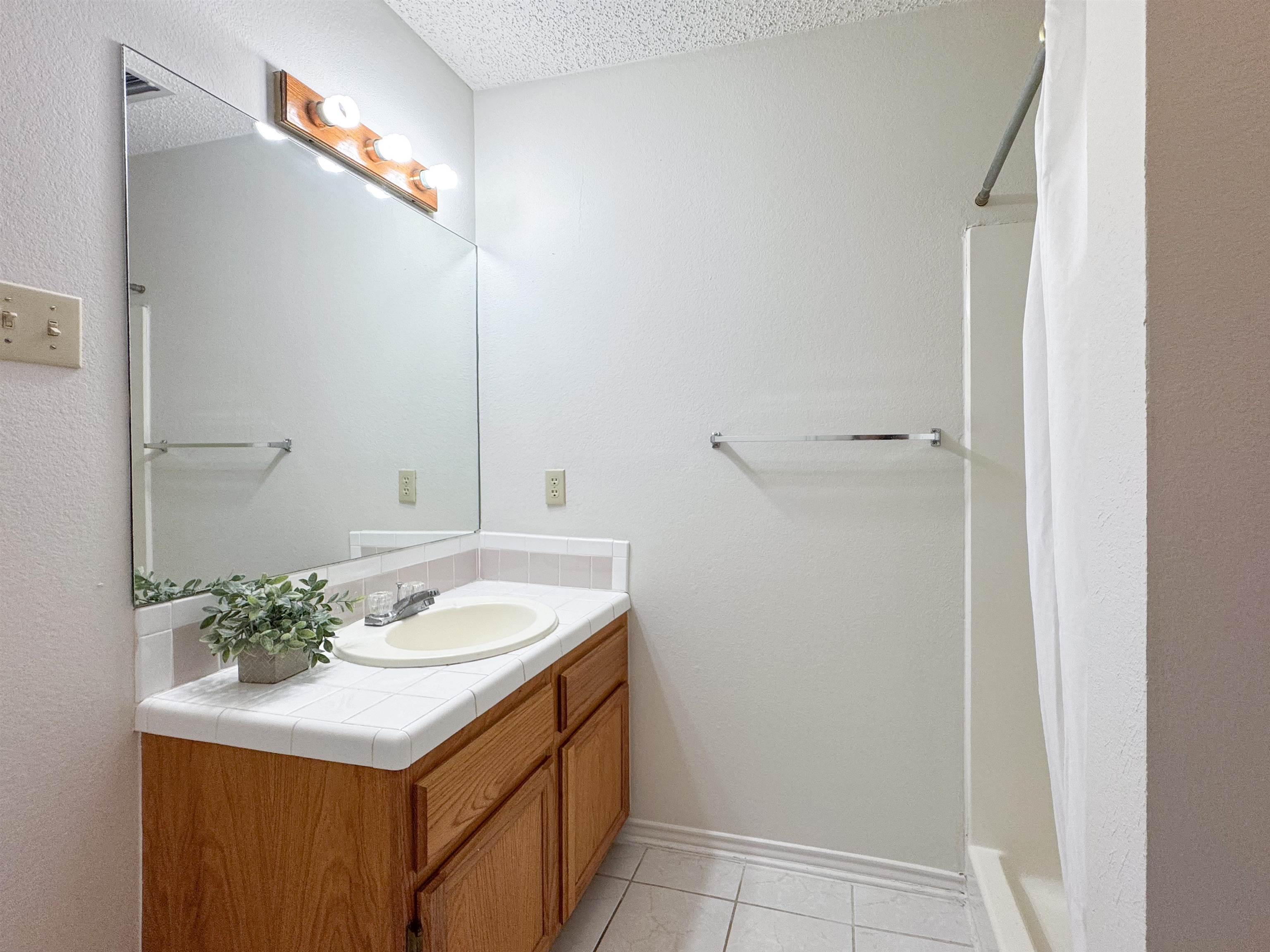 8801 McPherson Rd Unit: 2E