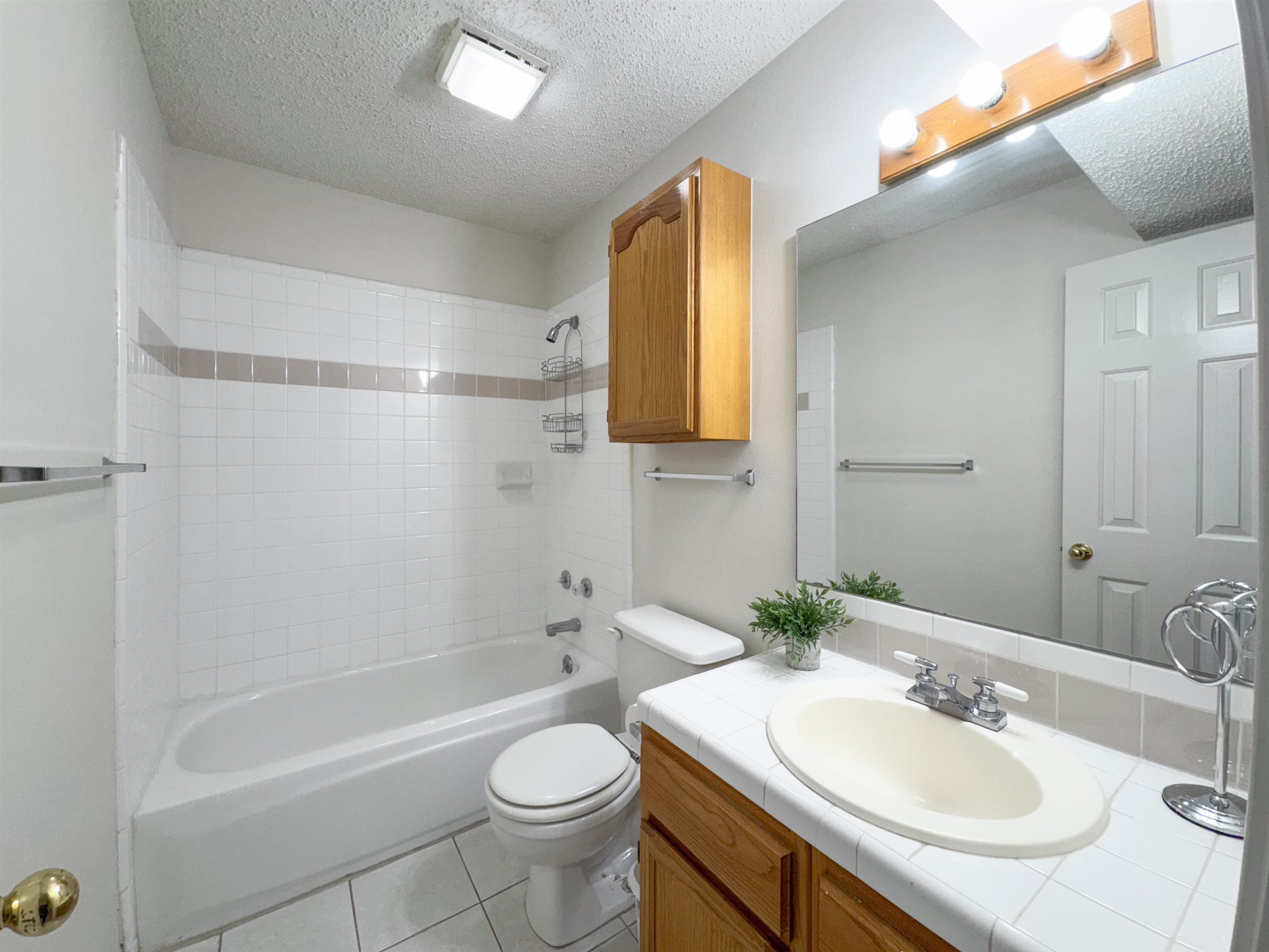 8801 McPherson Rd Unit: 2E