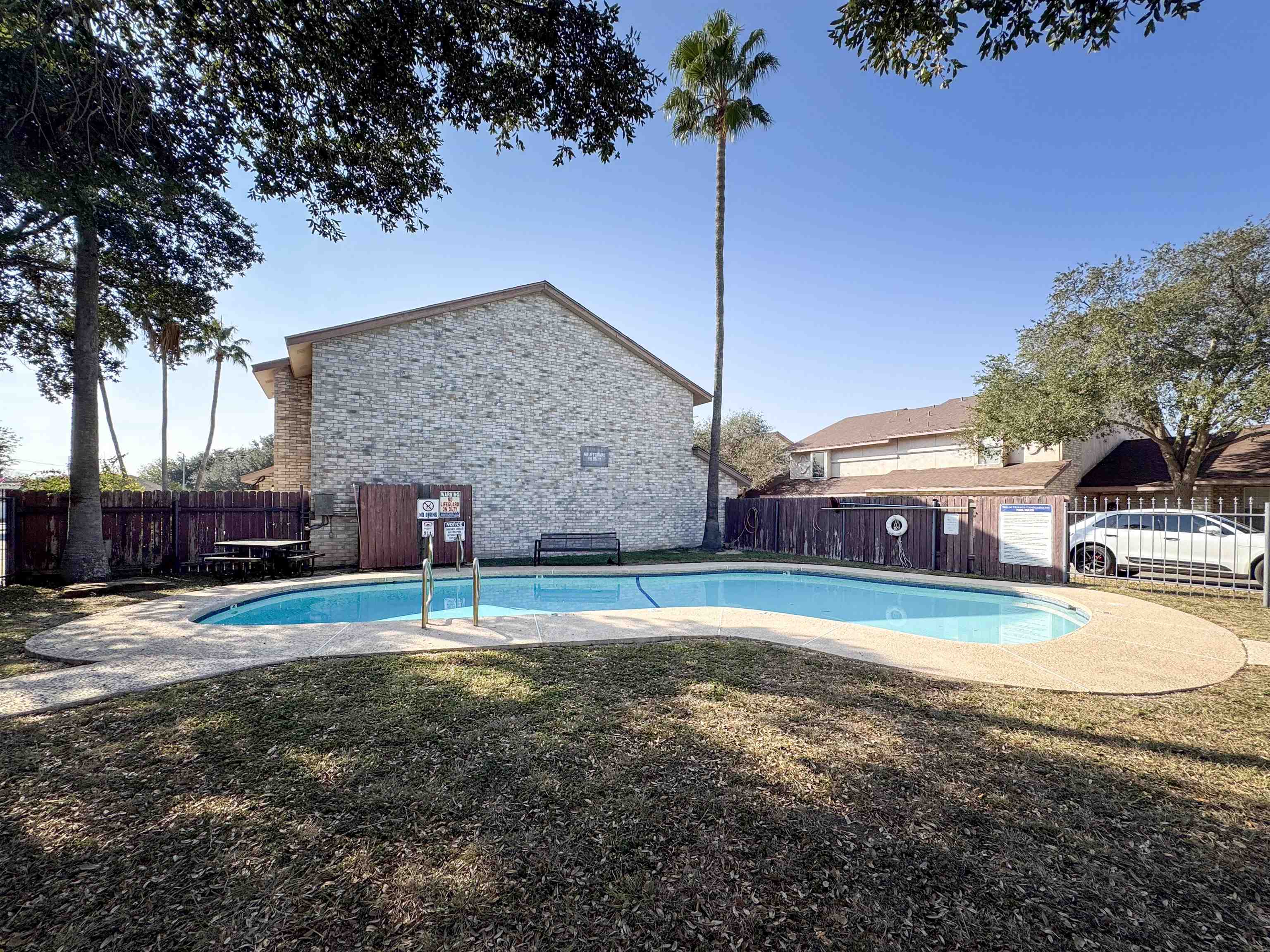 8801 McPherson Rd Unit: 2E