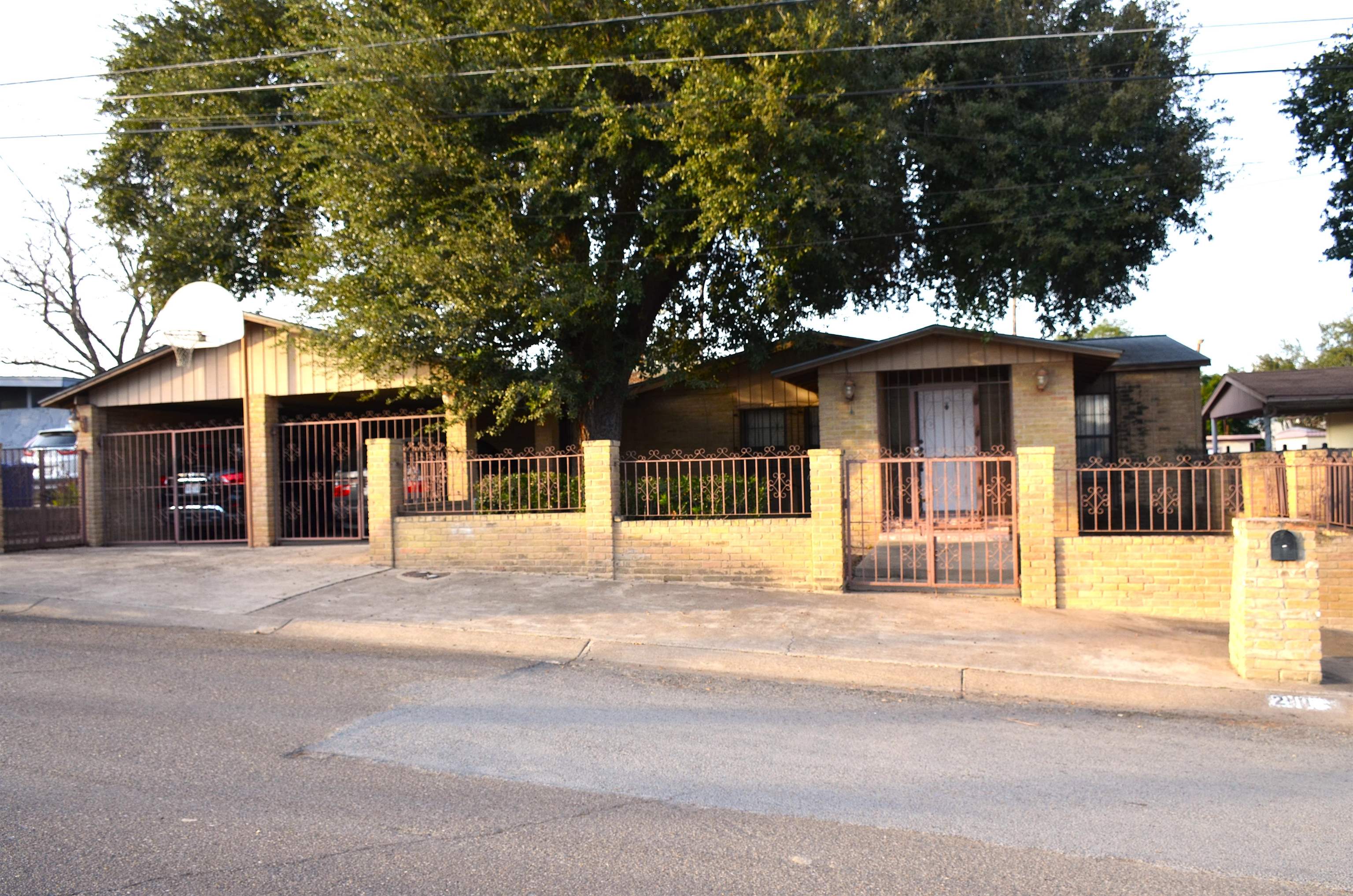 2118 Reynolds St