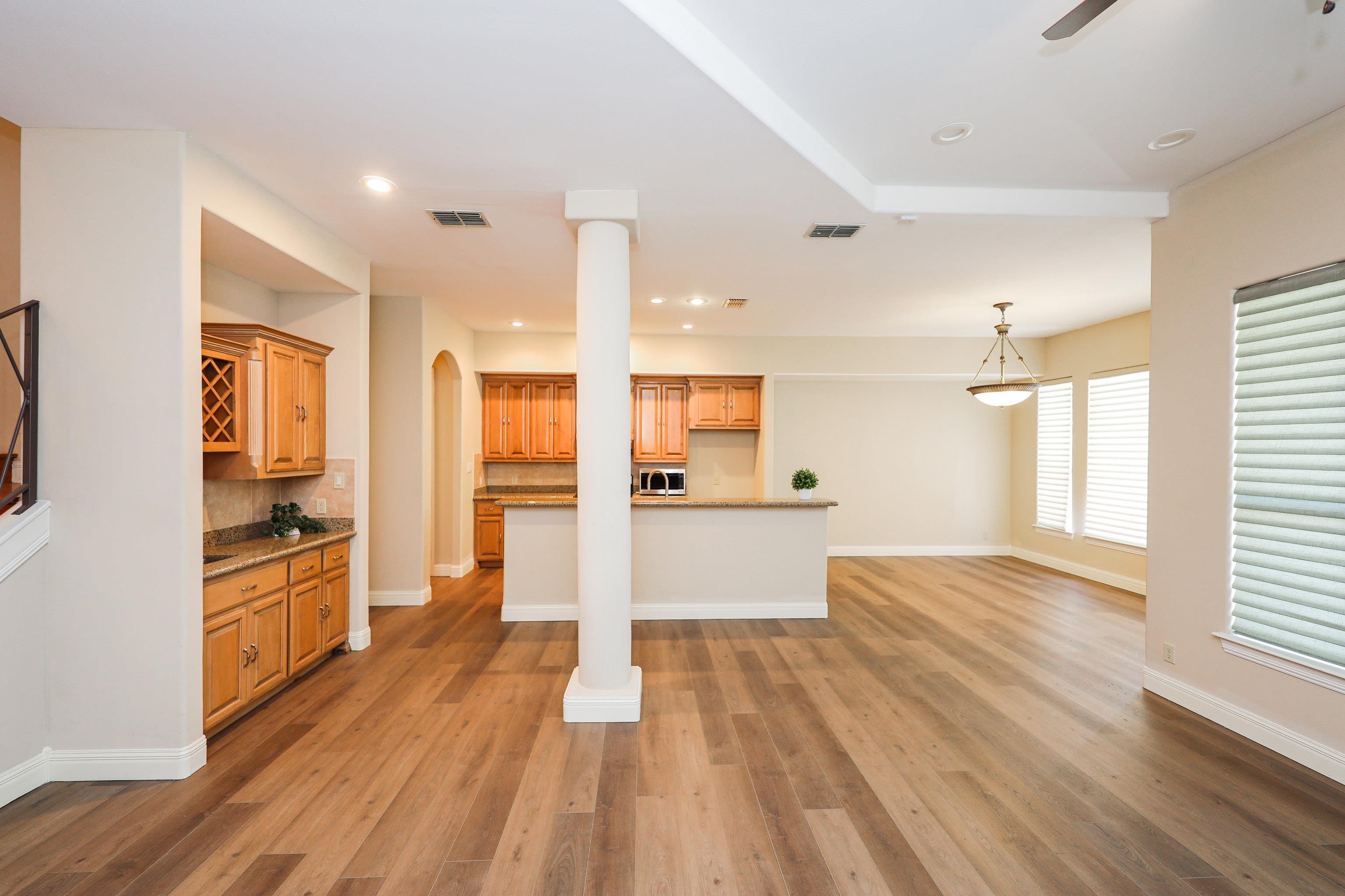 7205 Lake Victoria Rd Unit: 7205