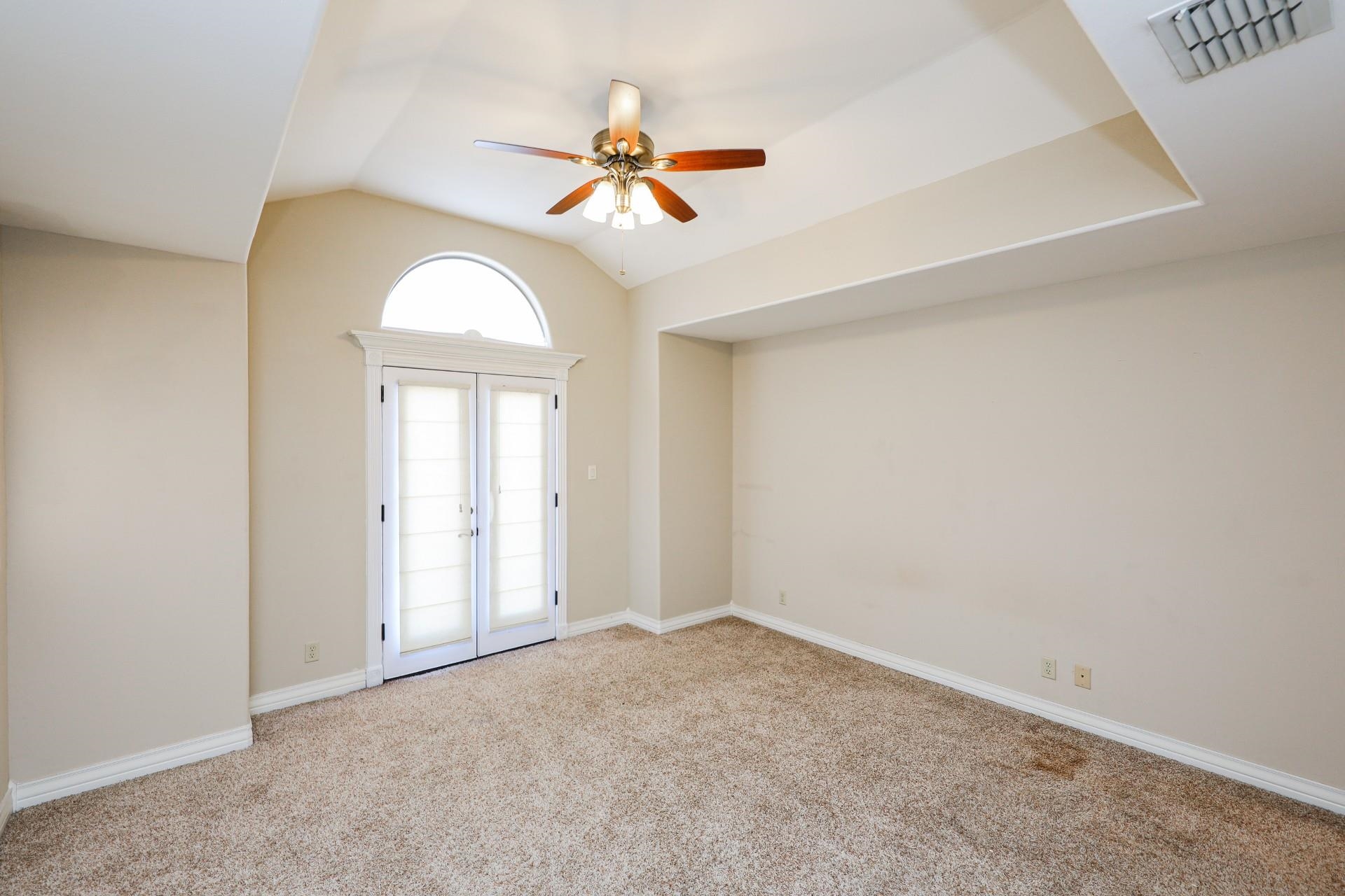 7205 Lake Victoria Rd Unit: 7205