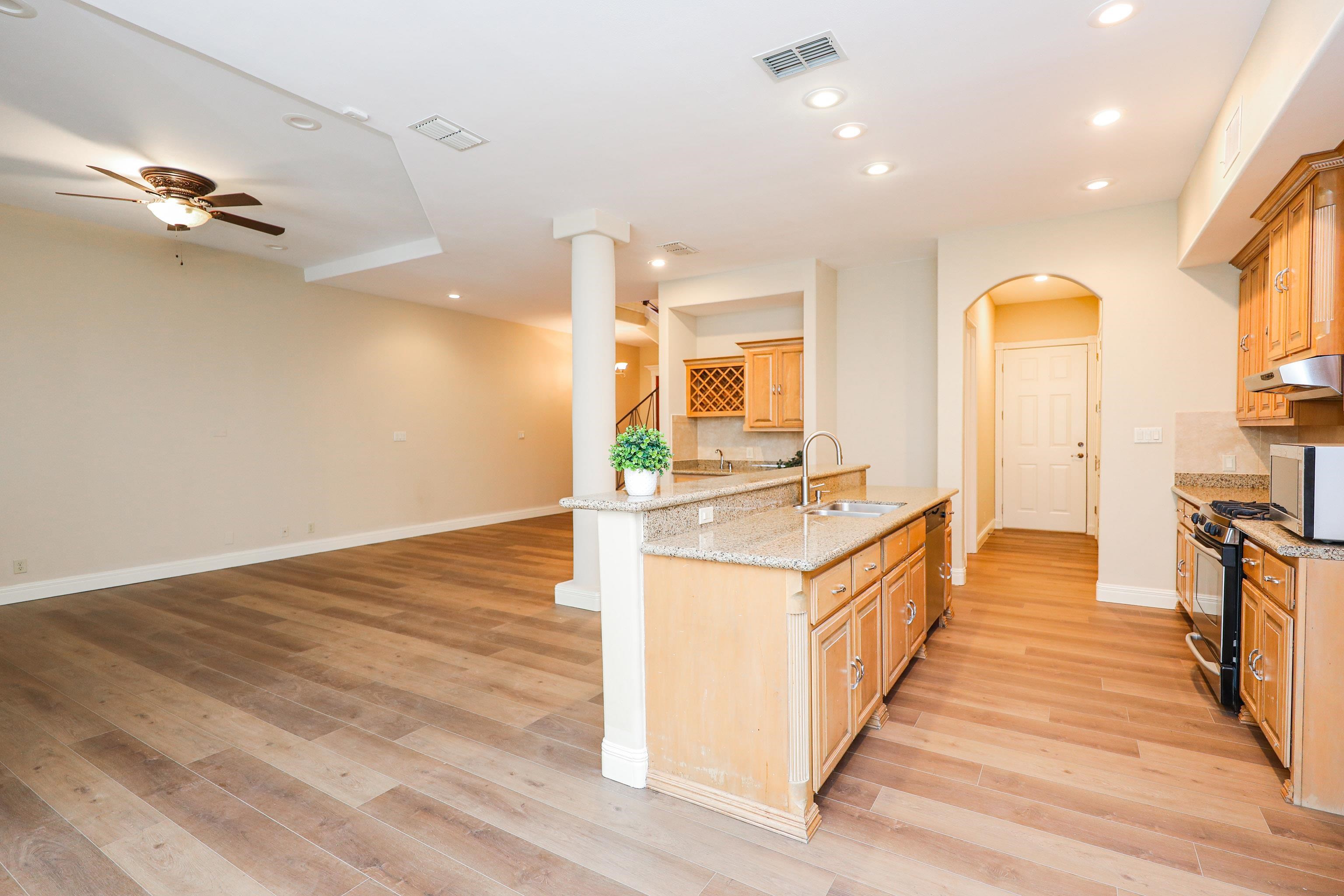 7205 Lake Victoria Rd Unit: 7205