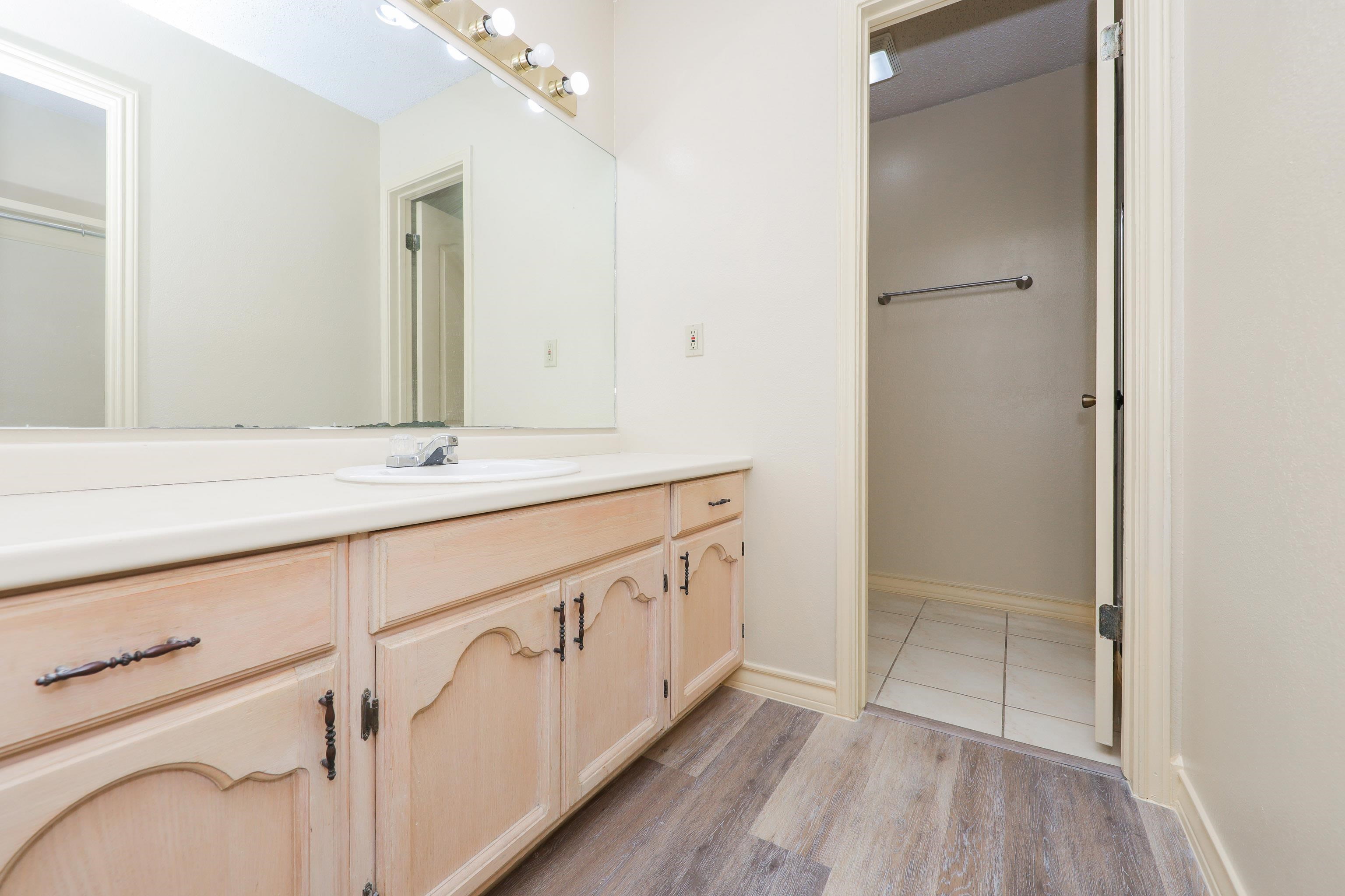 607 Gale St Unit: Unit 2 BLDG A