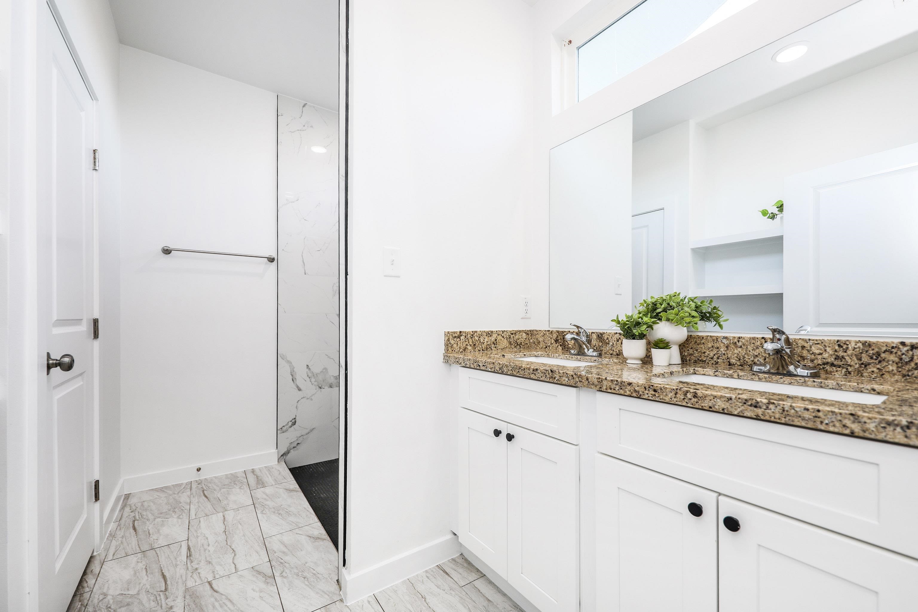 3911 Casa Blanca Lake Rd Unit: 5