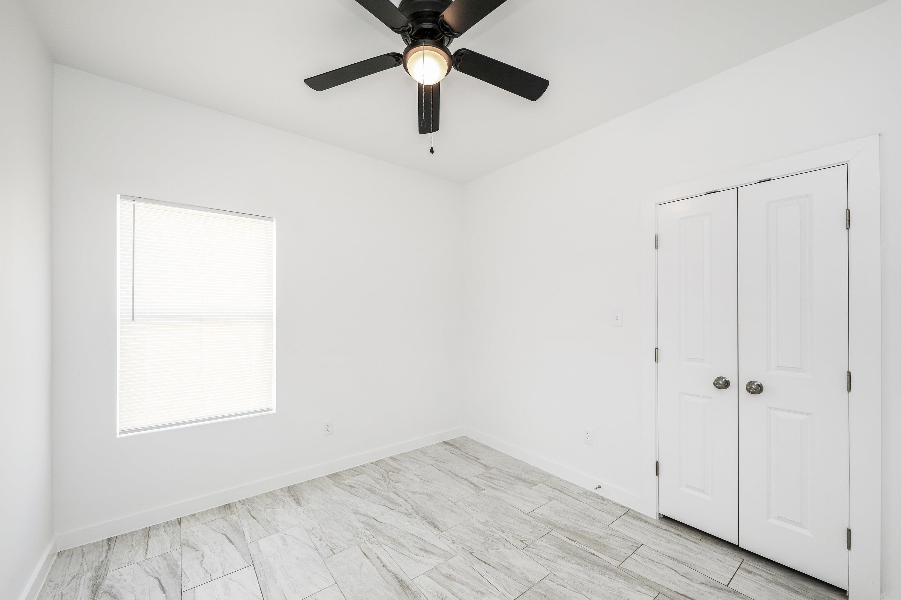 3911 Casa Blanca Lake Rd Unit: 5