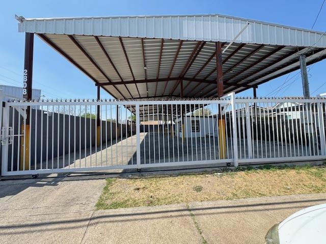 2808 San Bernardo Ave