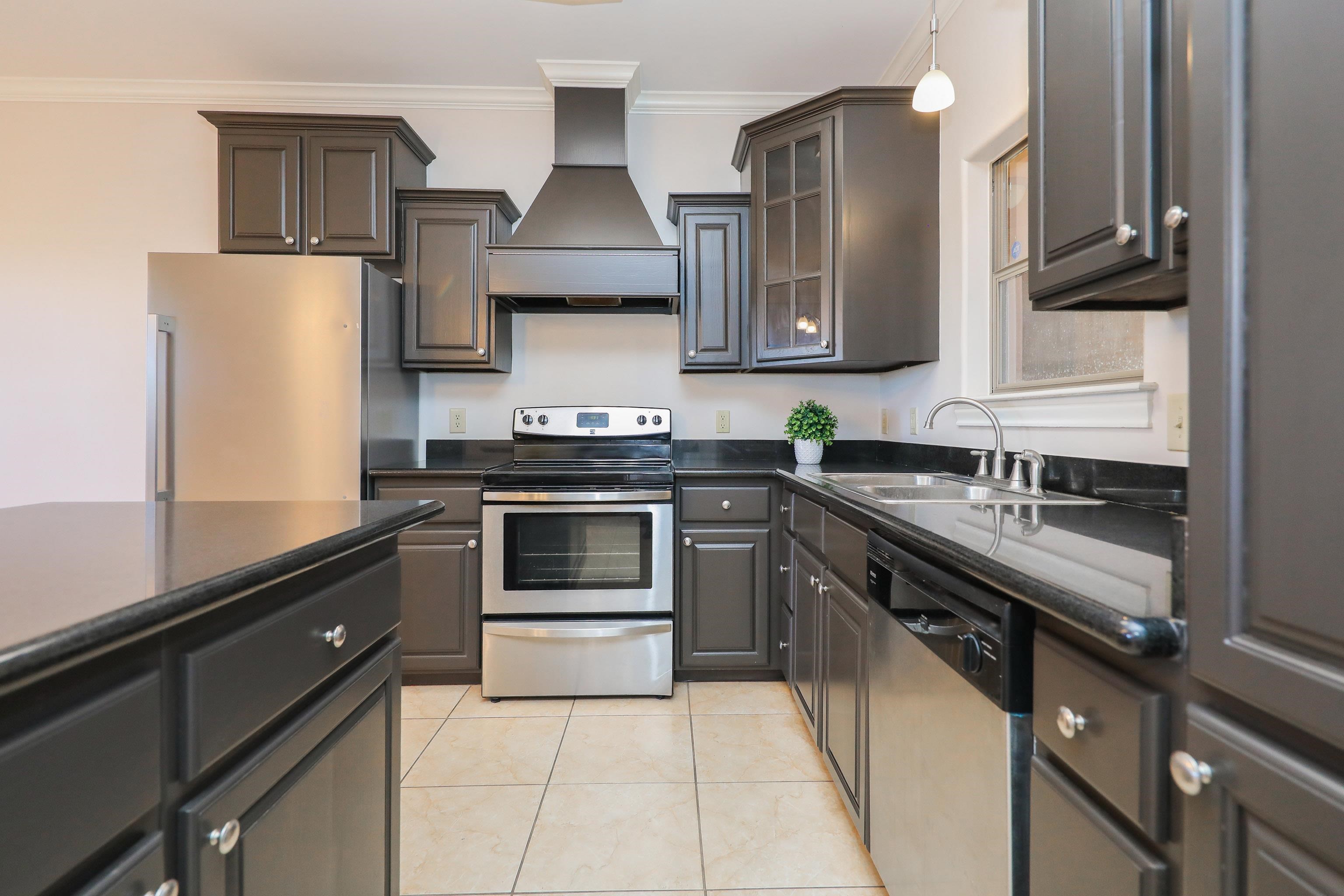 707 St James Dr Unit: 105