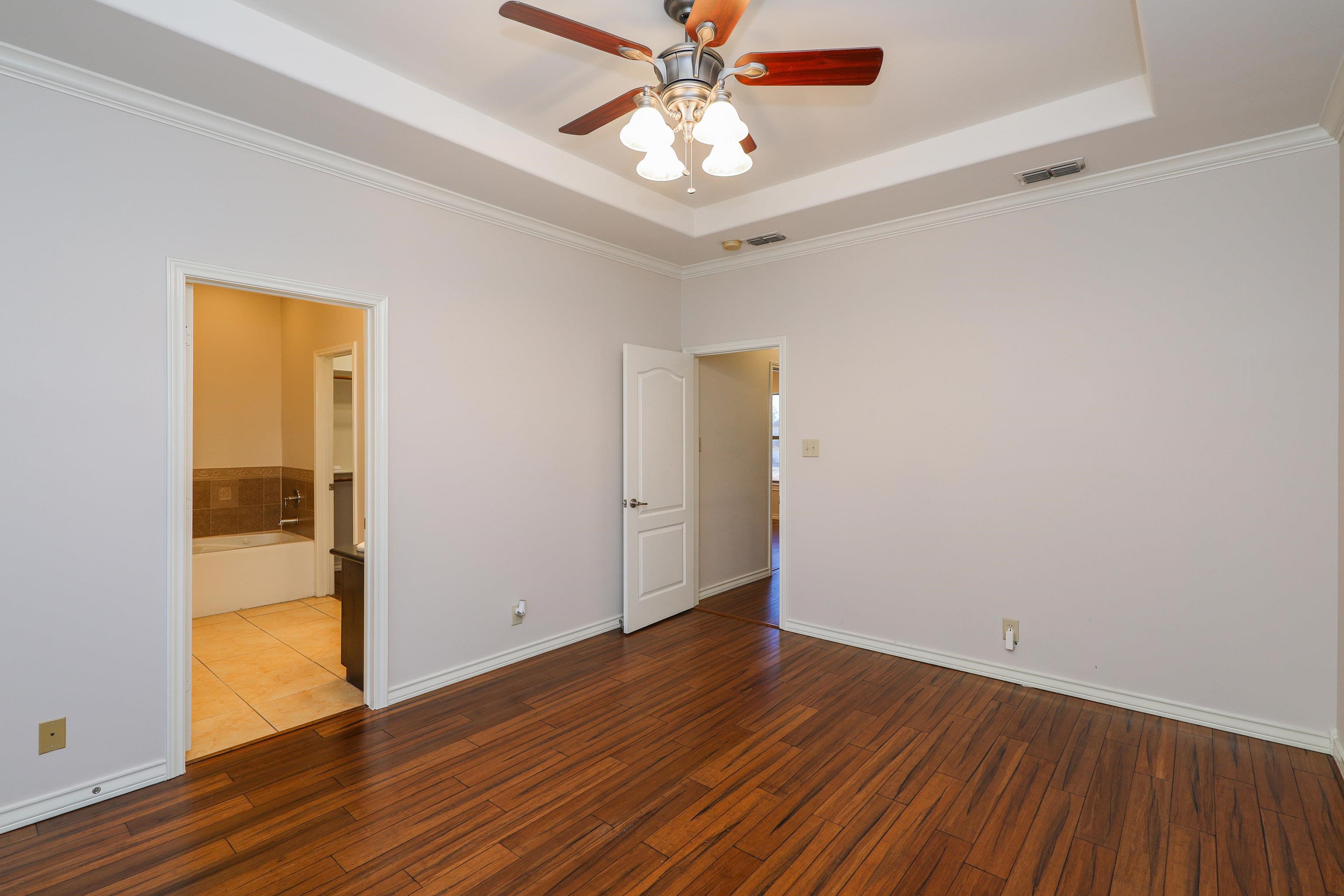 707 St James Dr Unit: 105