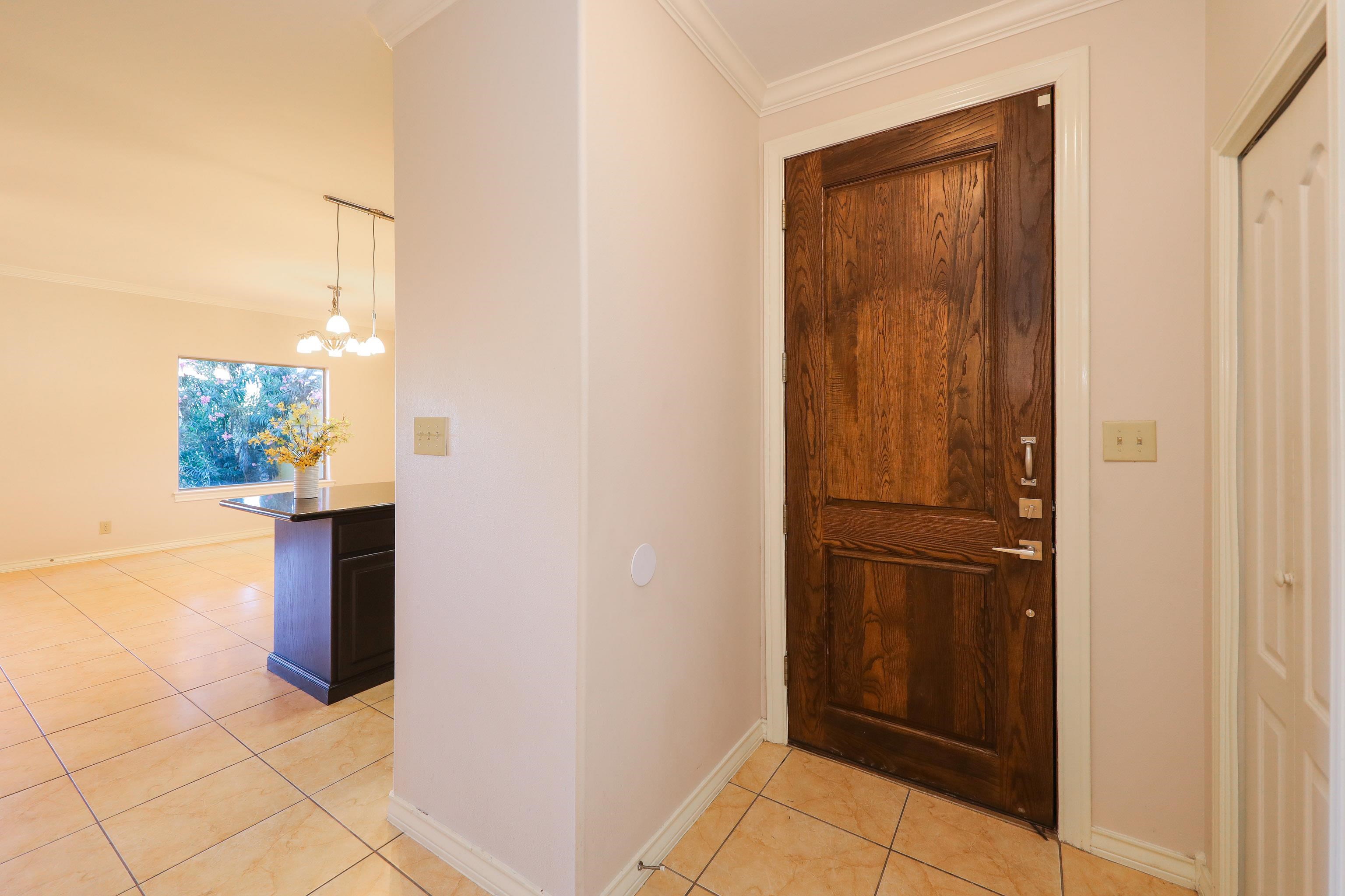 707 St James Dr Unit: 105