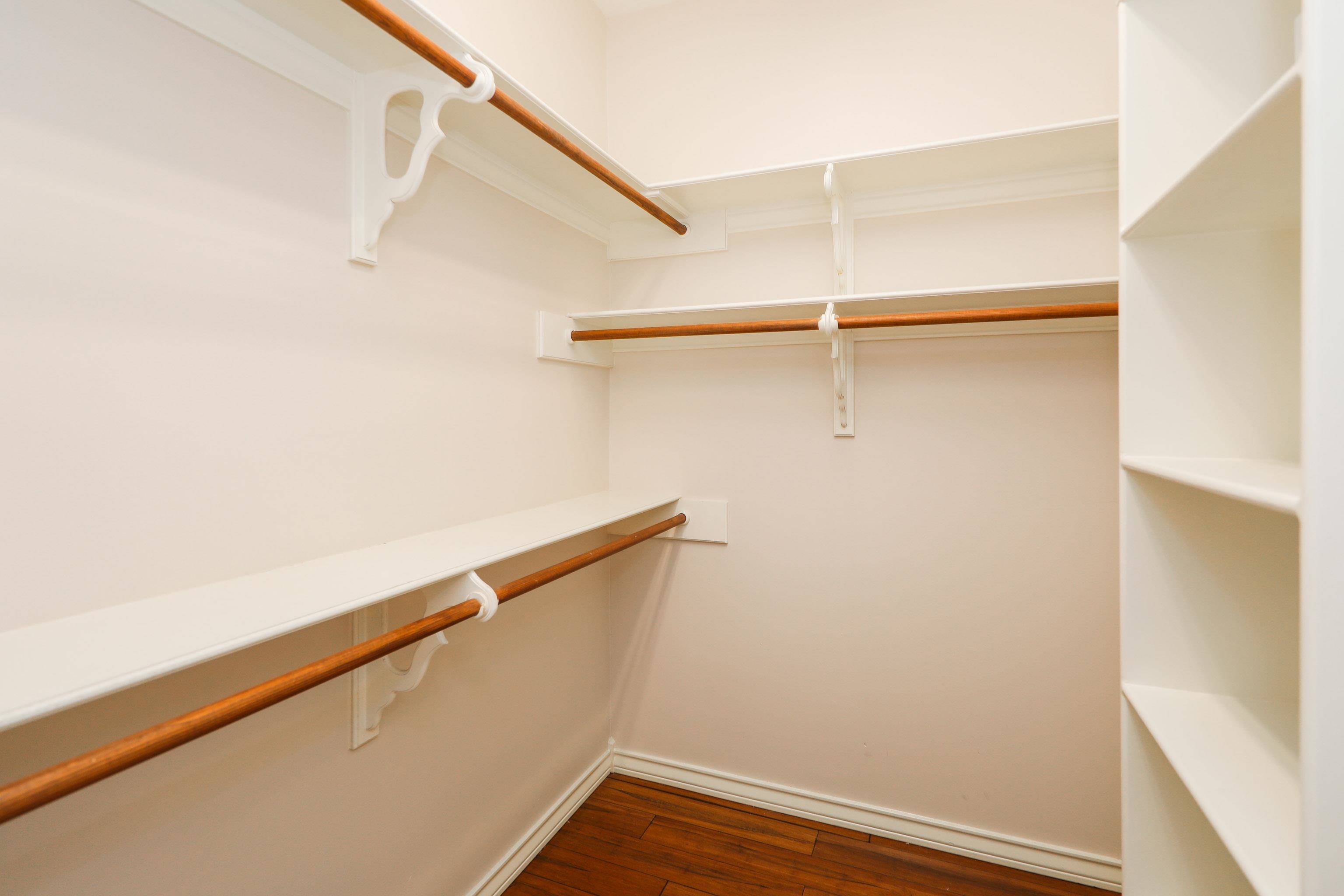 707 St James Dr Unit: 105