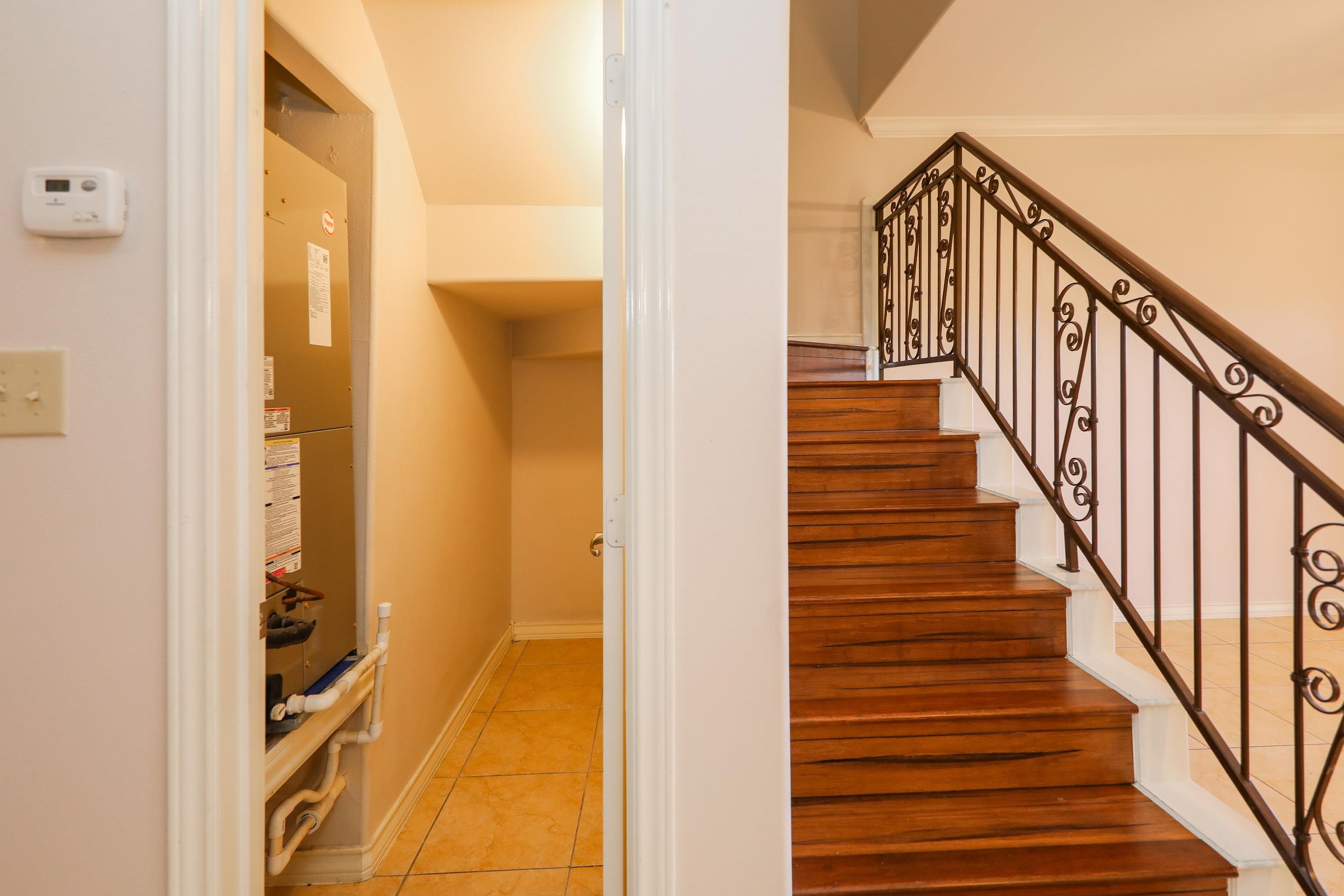 707 St James Dr Unit: 105