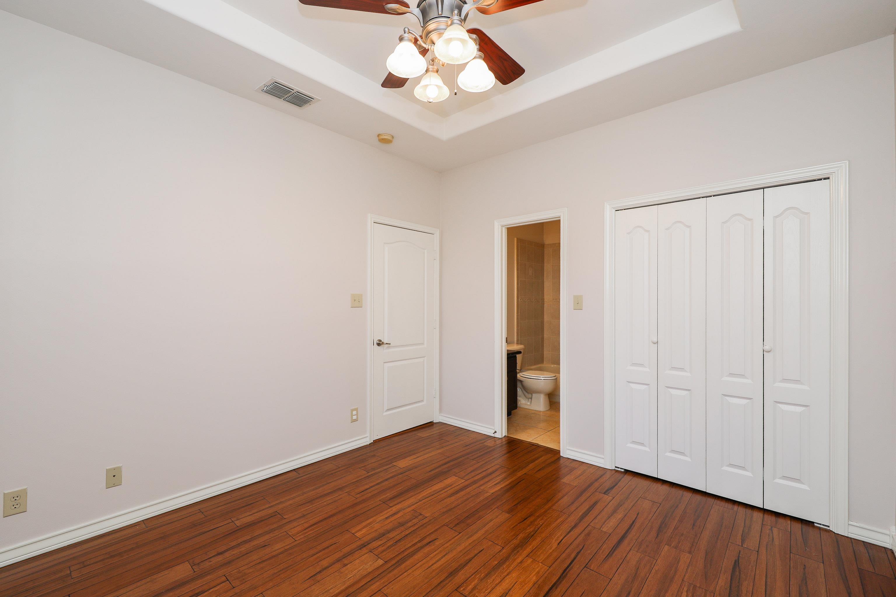 707 St James Dr Unit: 105