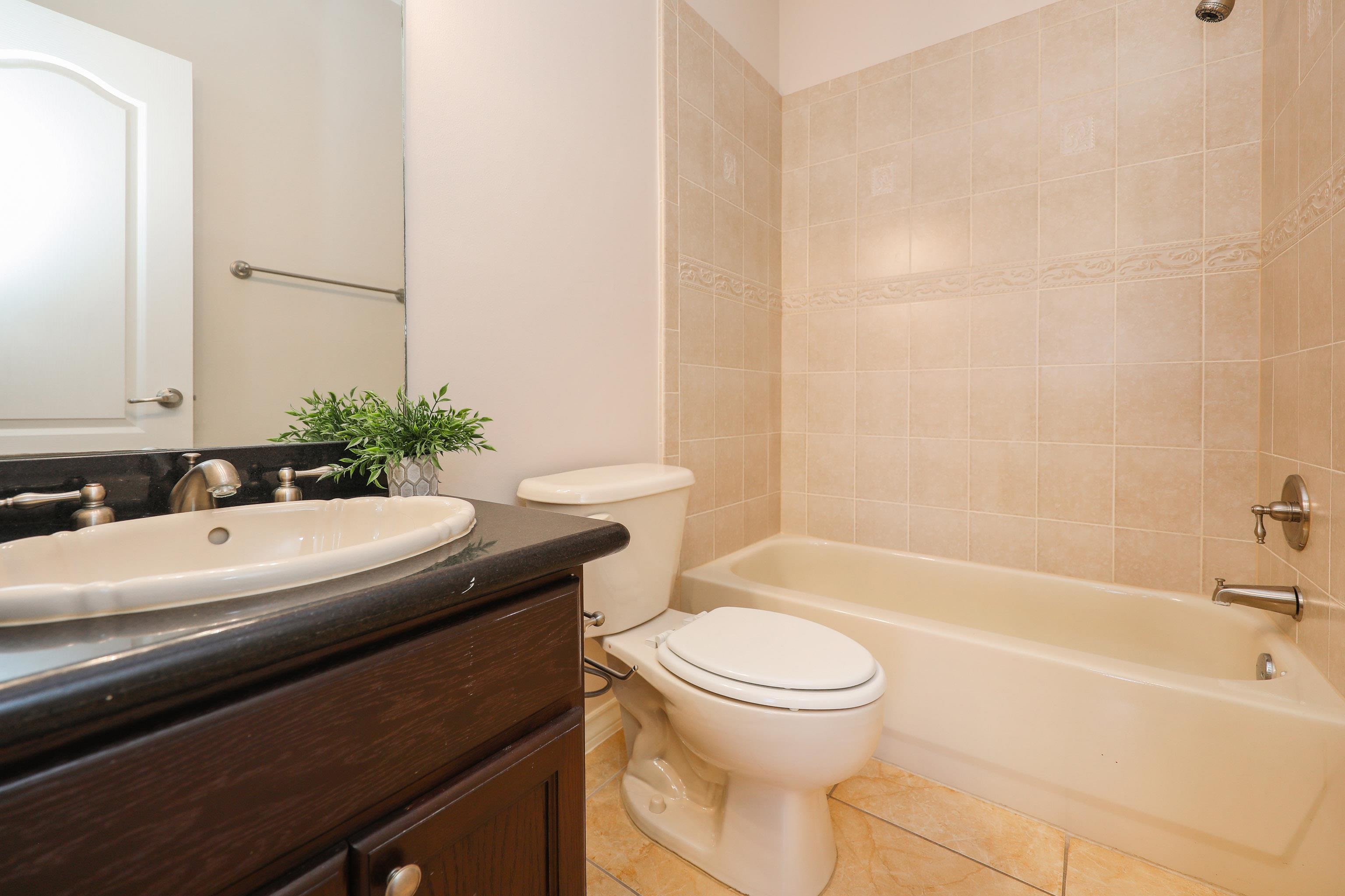 707 St James Dr Unit: 105