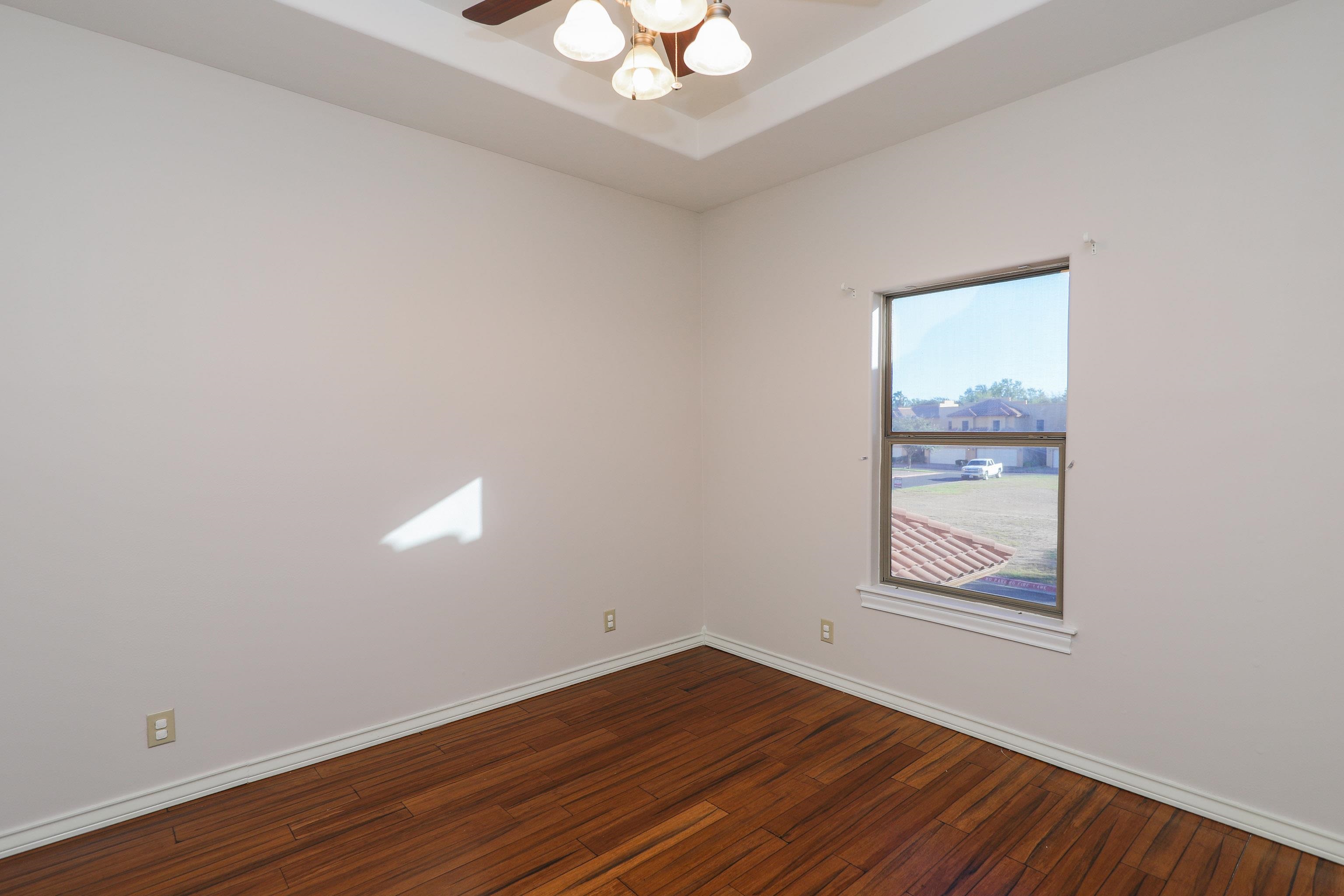 707 St James Dr Unit: 105