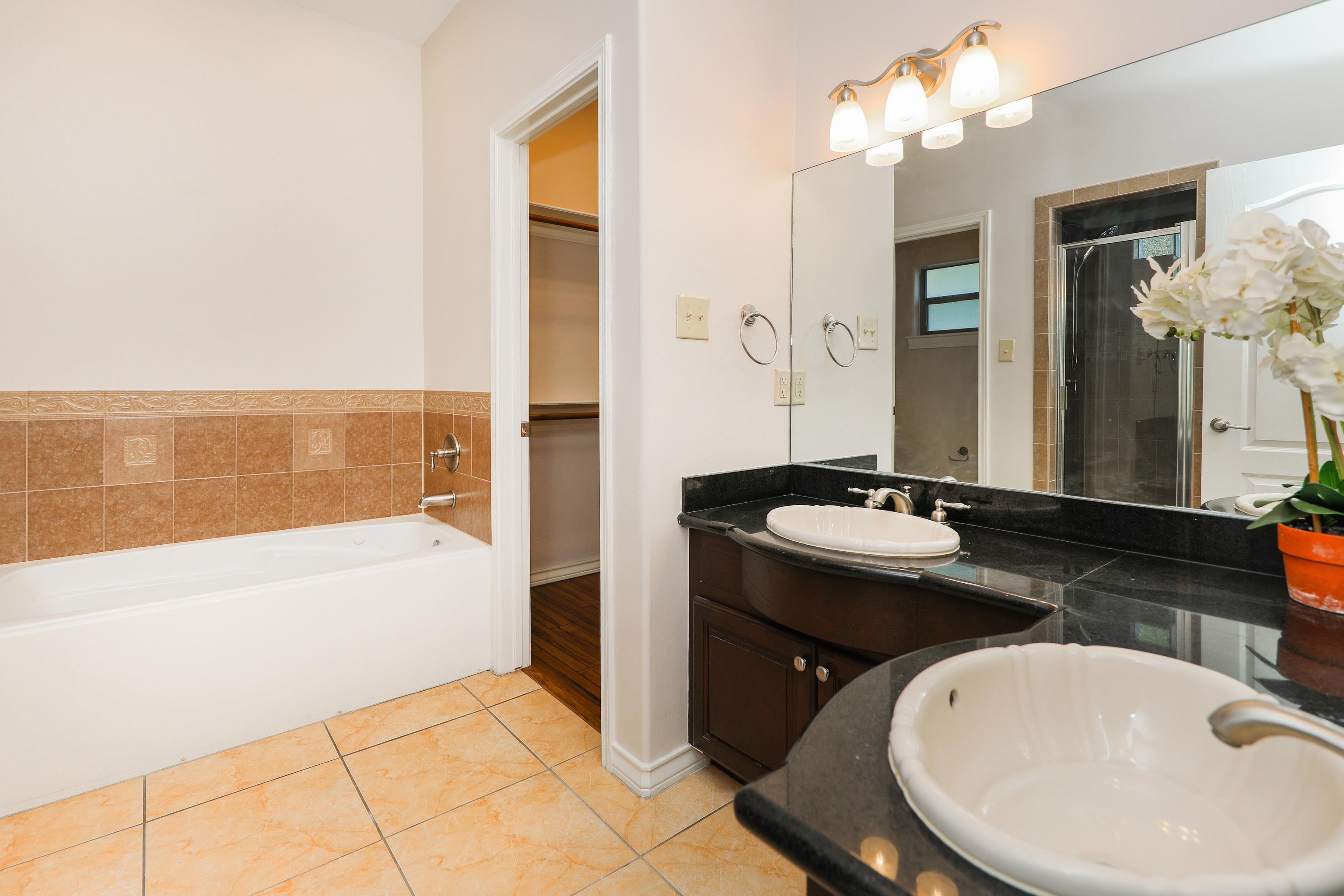 707 St James Dr Unit: 105