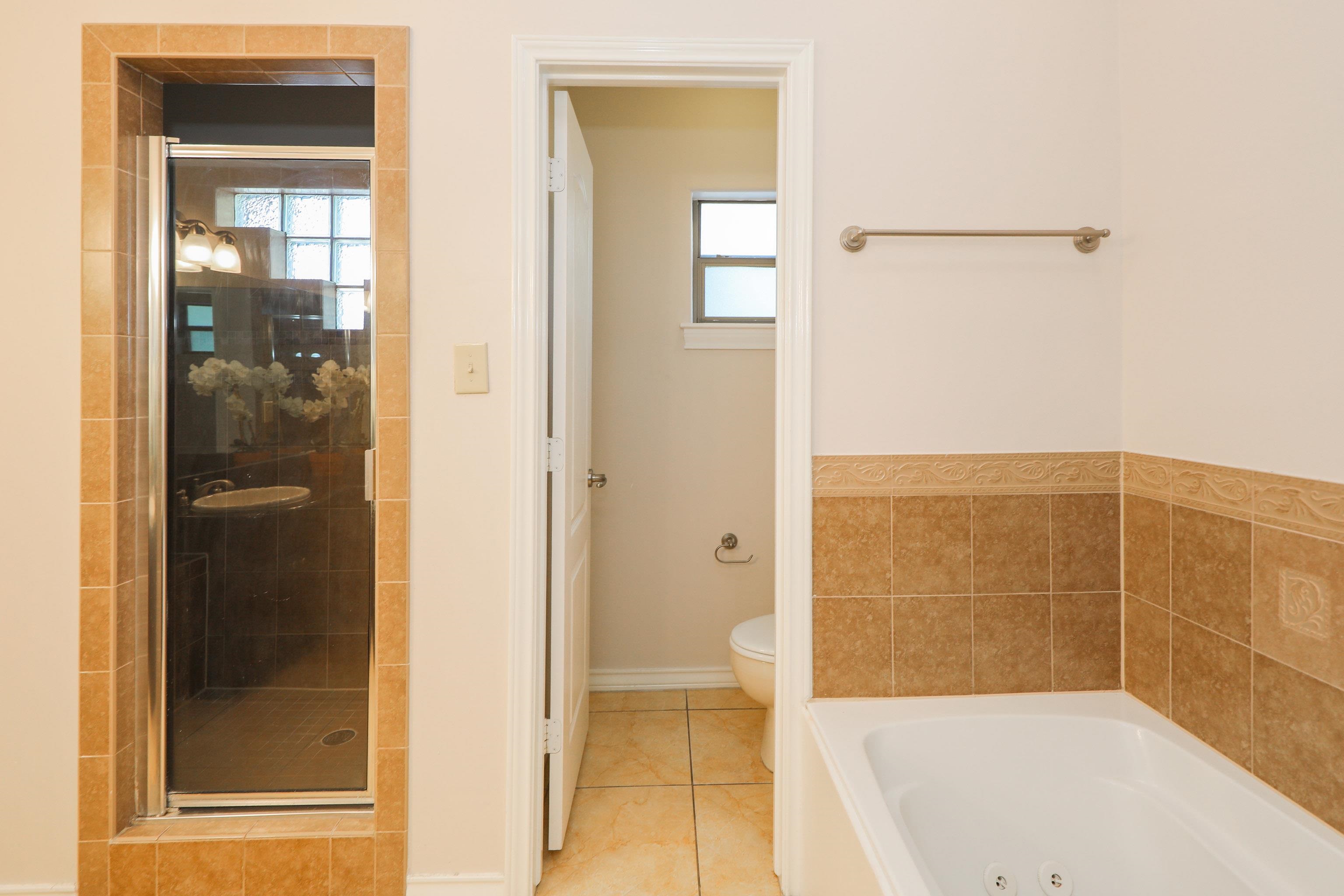 707 St James Dr Unit: 105