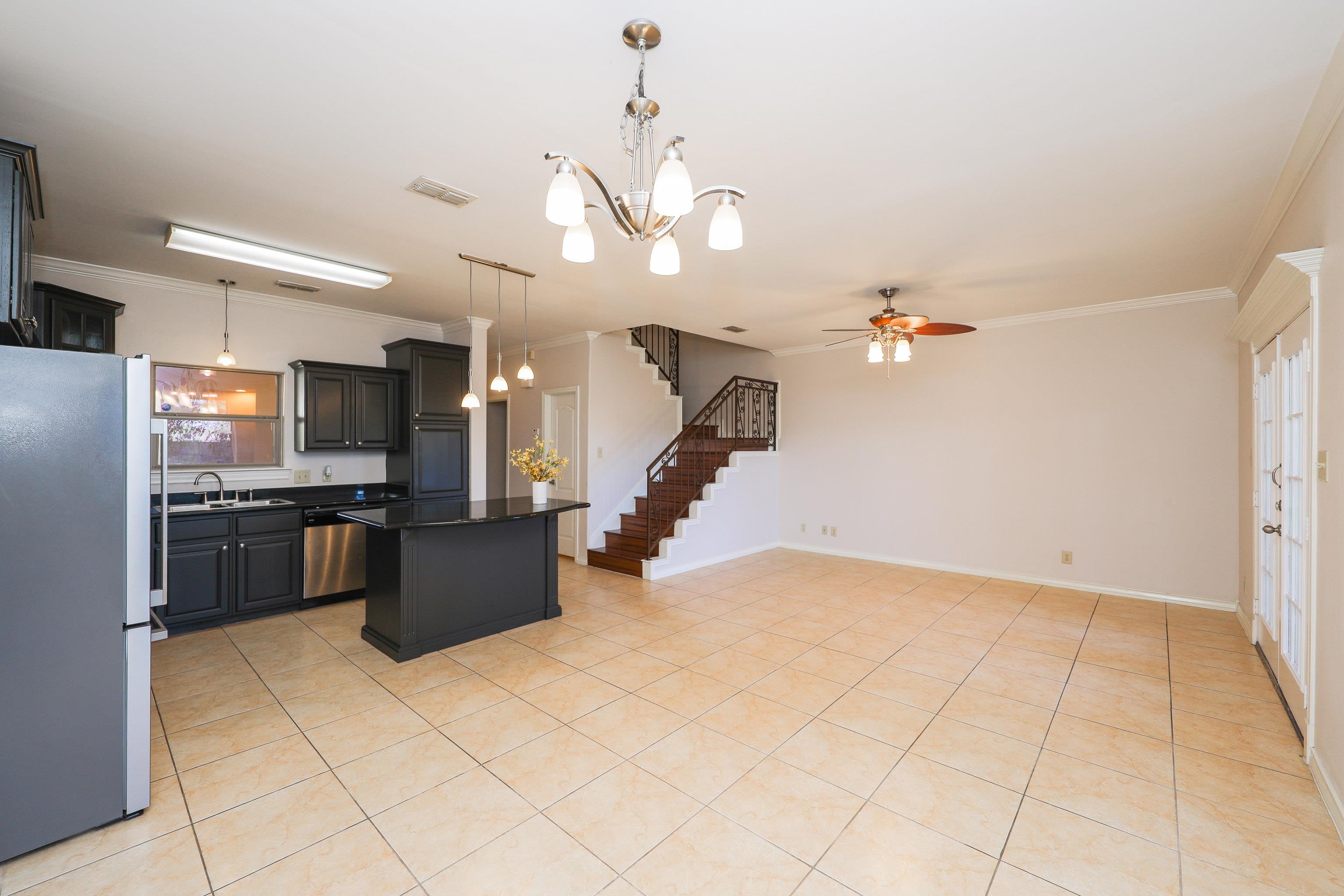 707 St James Dr Unit: 105