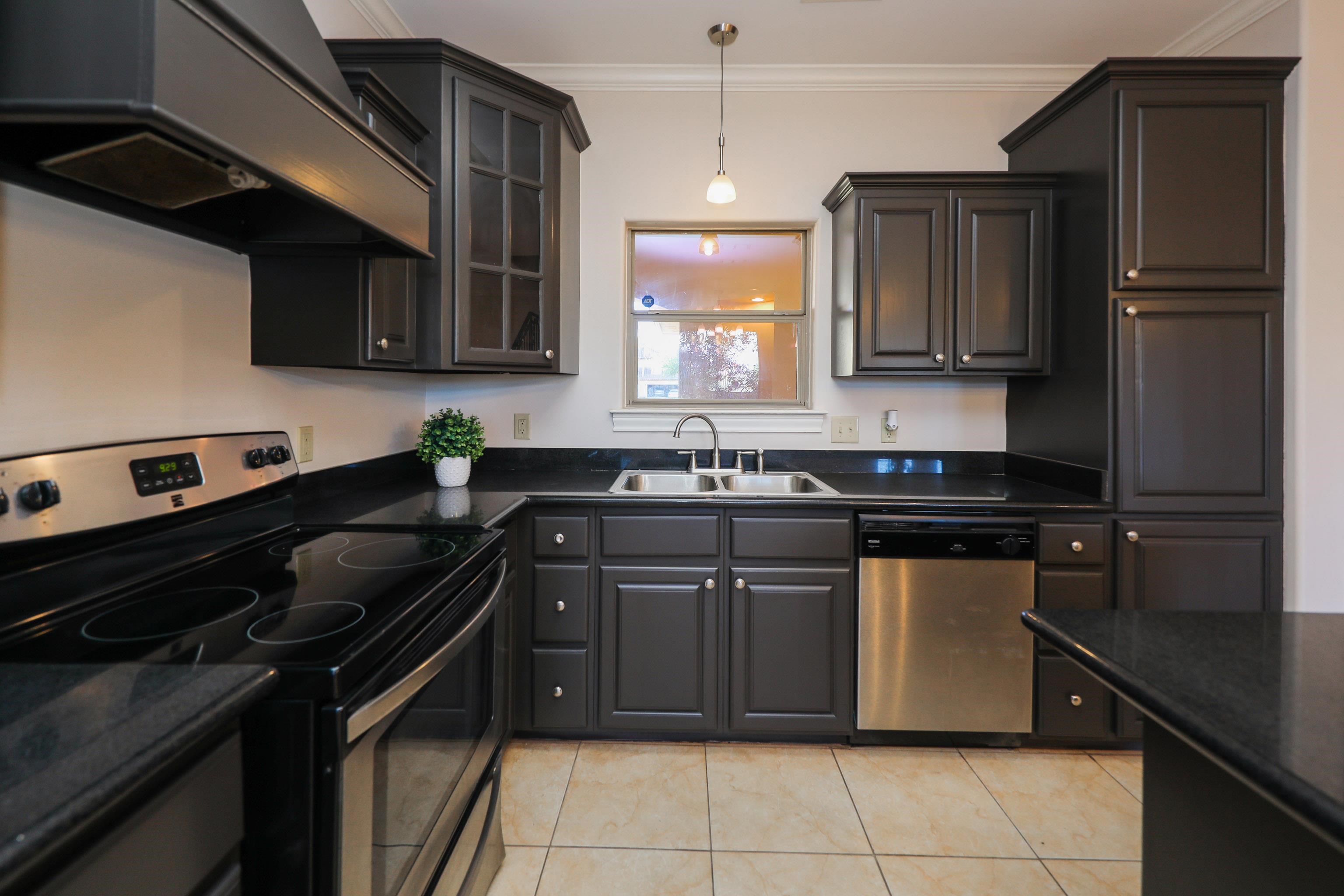 707 St James Dr Unit: 105