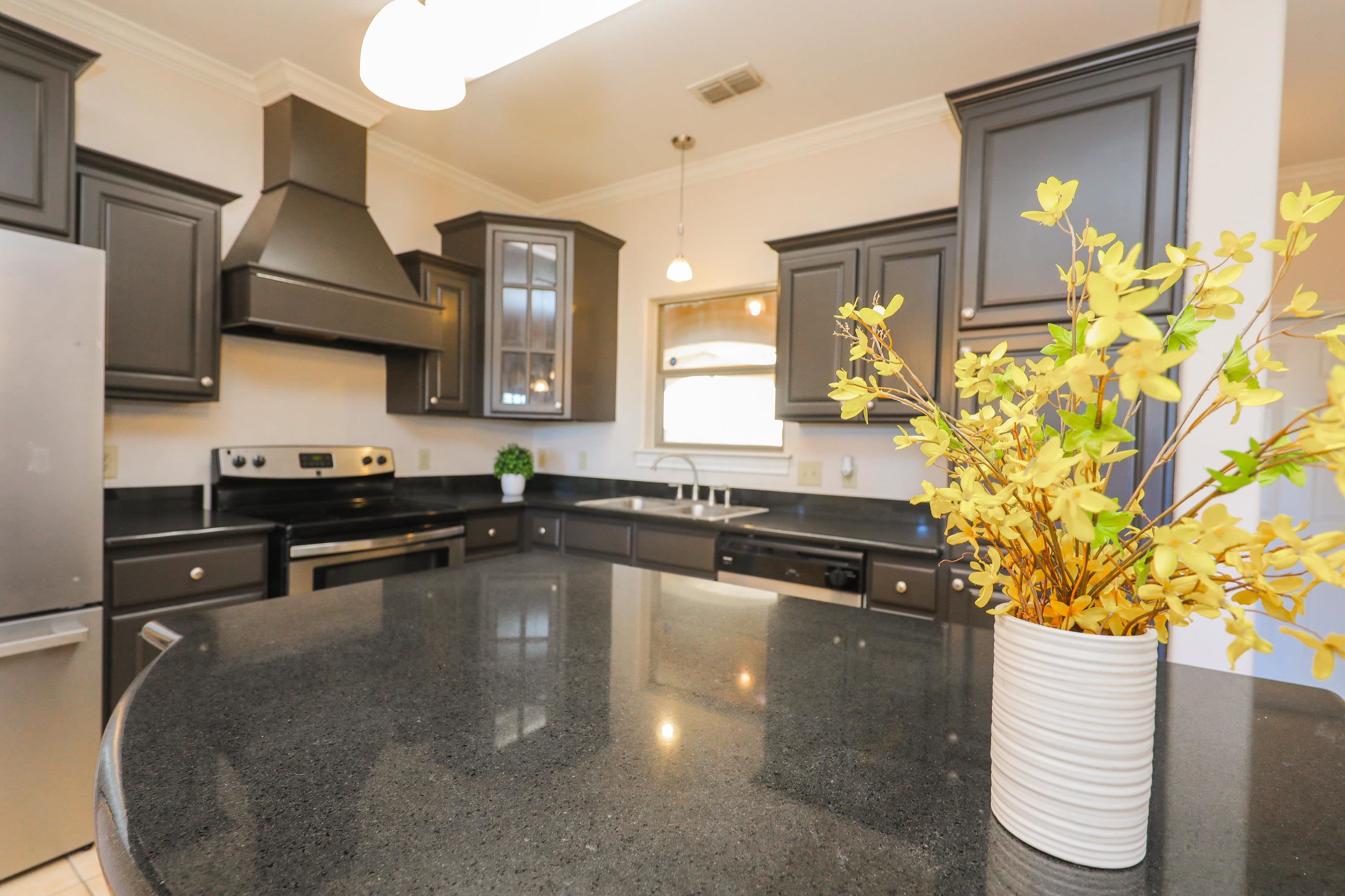 707 St James Dr Unit: 105