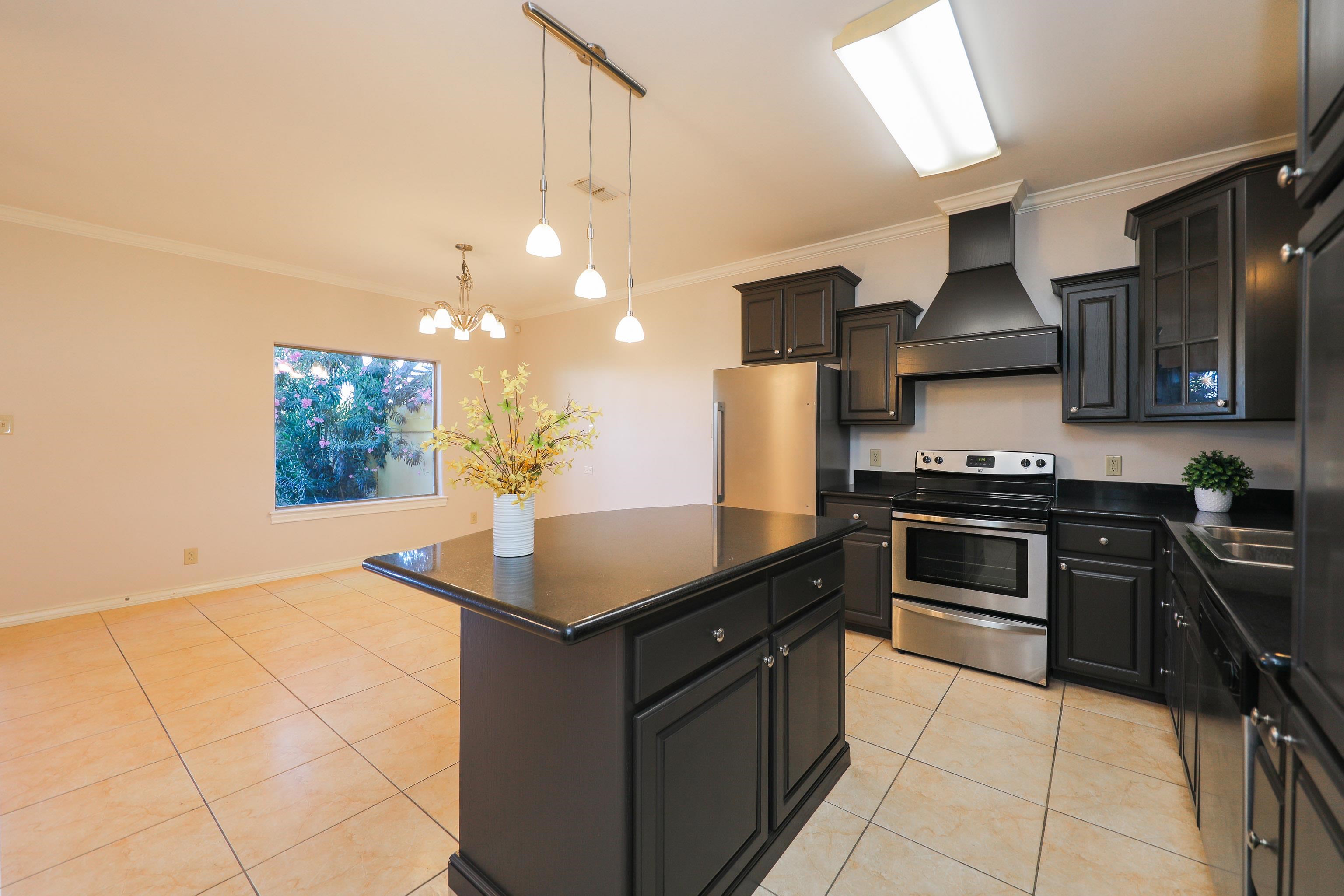 707 St James Dr Unit: 105