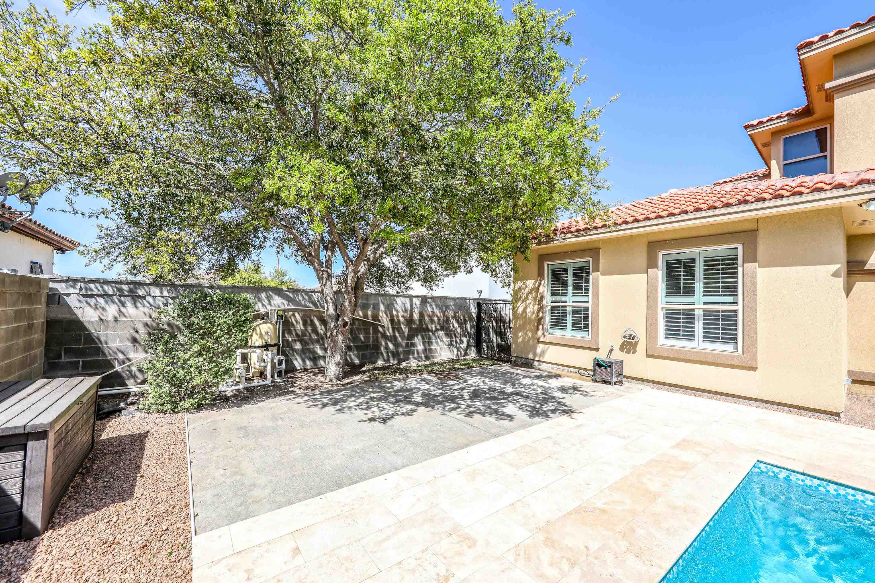 319 Lake Carnegie Ct.