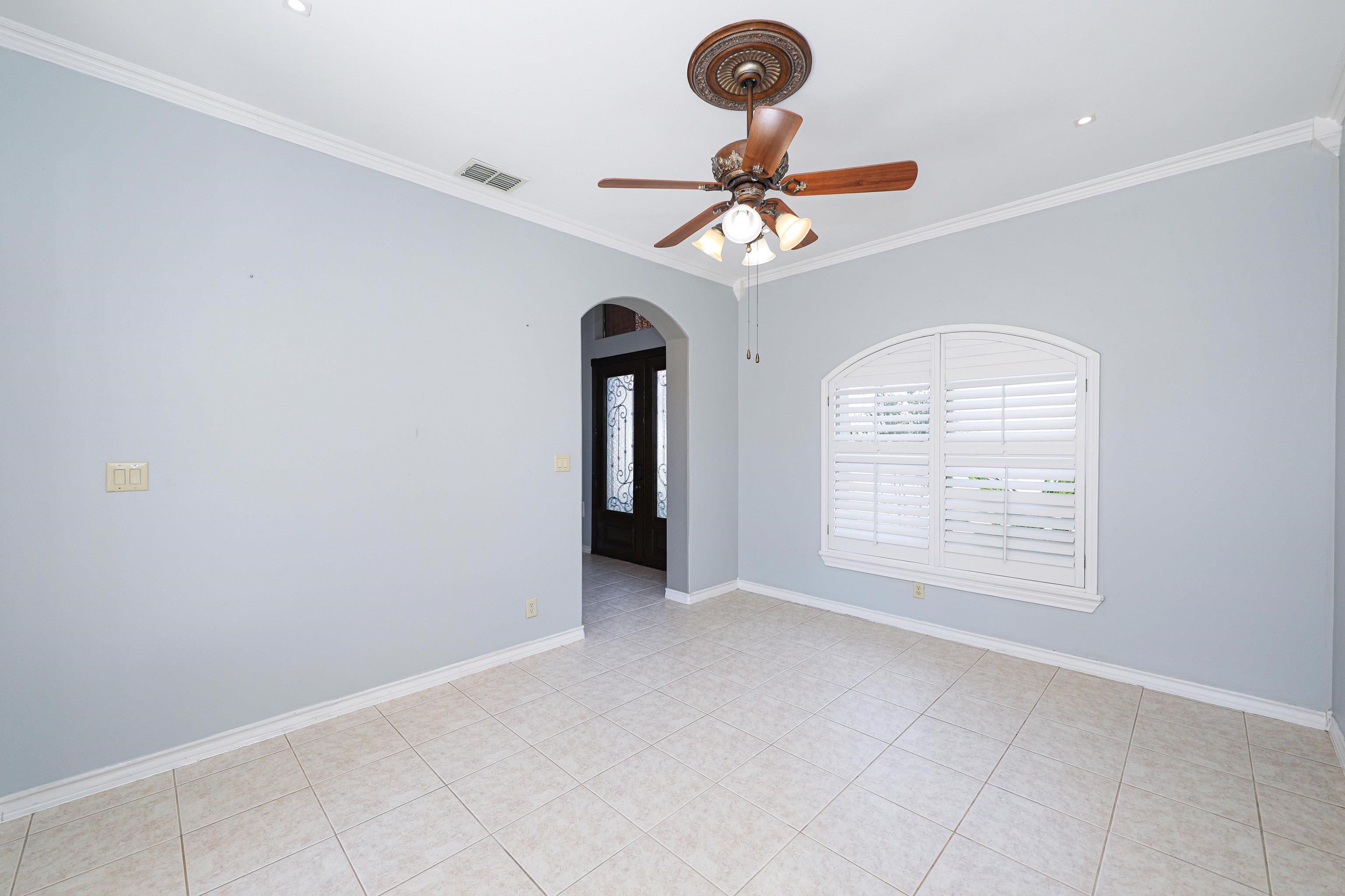 319 Lake Carnegie Ct.