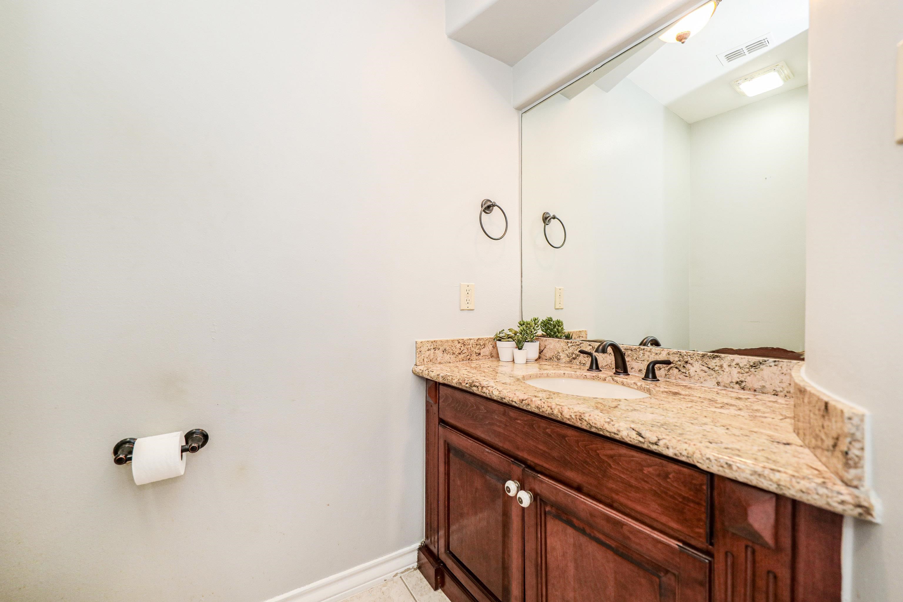 319 Lake Carnegie Ct.