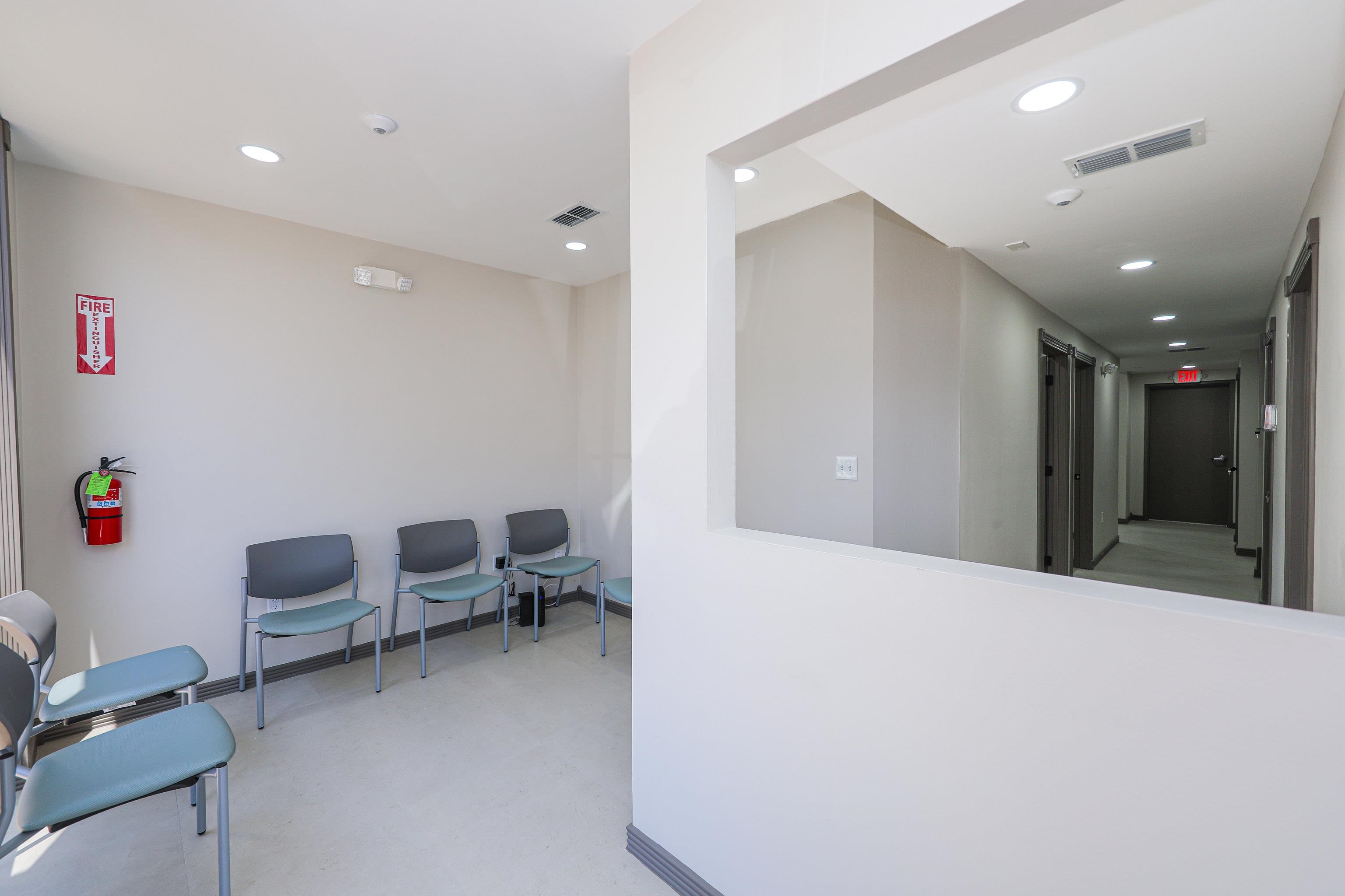 104 E Calton Rd Unit: 108E