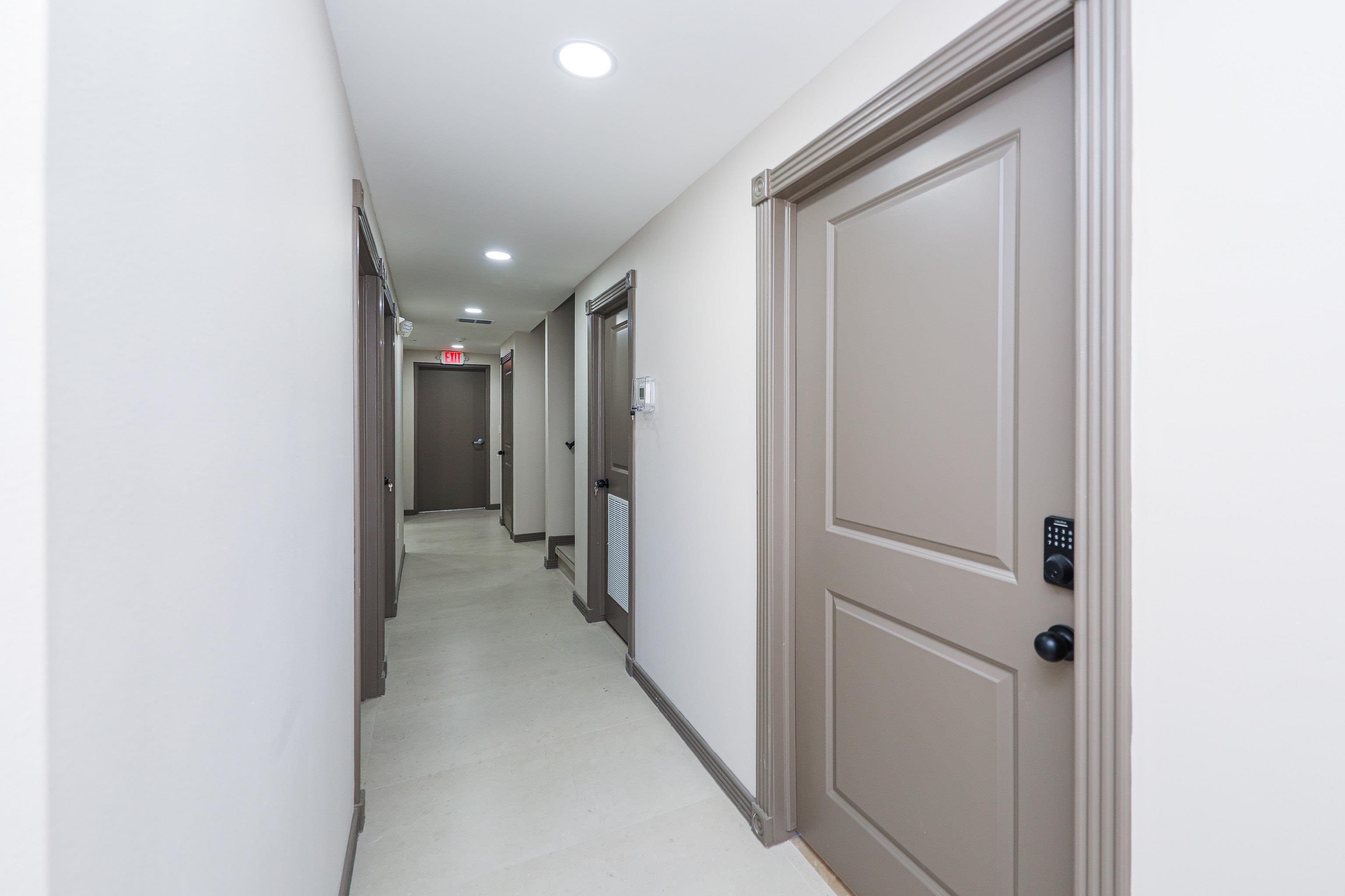 104 E Calton Rd Unit: 108E