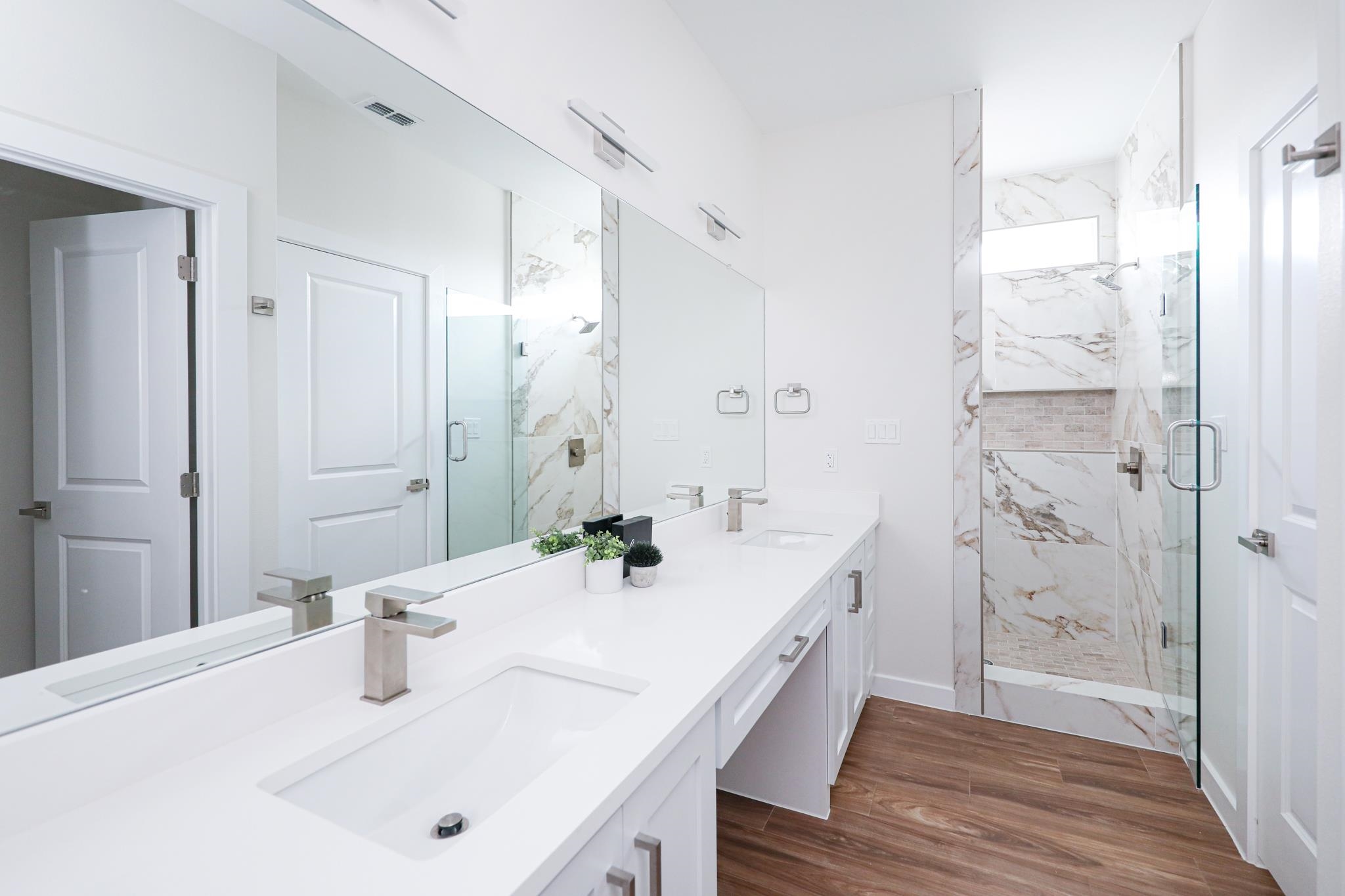 7525 Cresta Bella Street