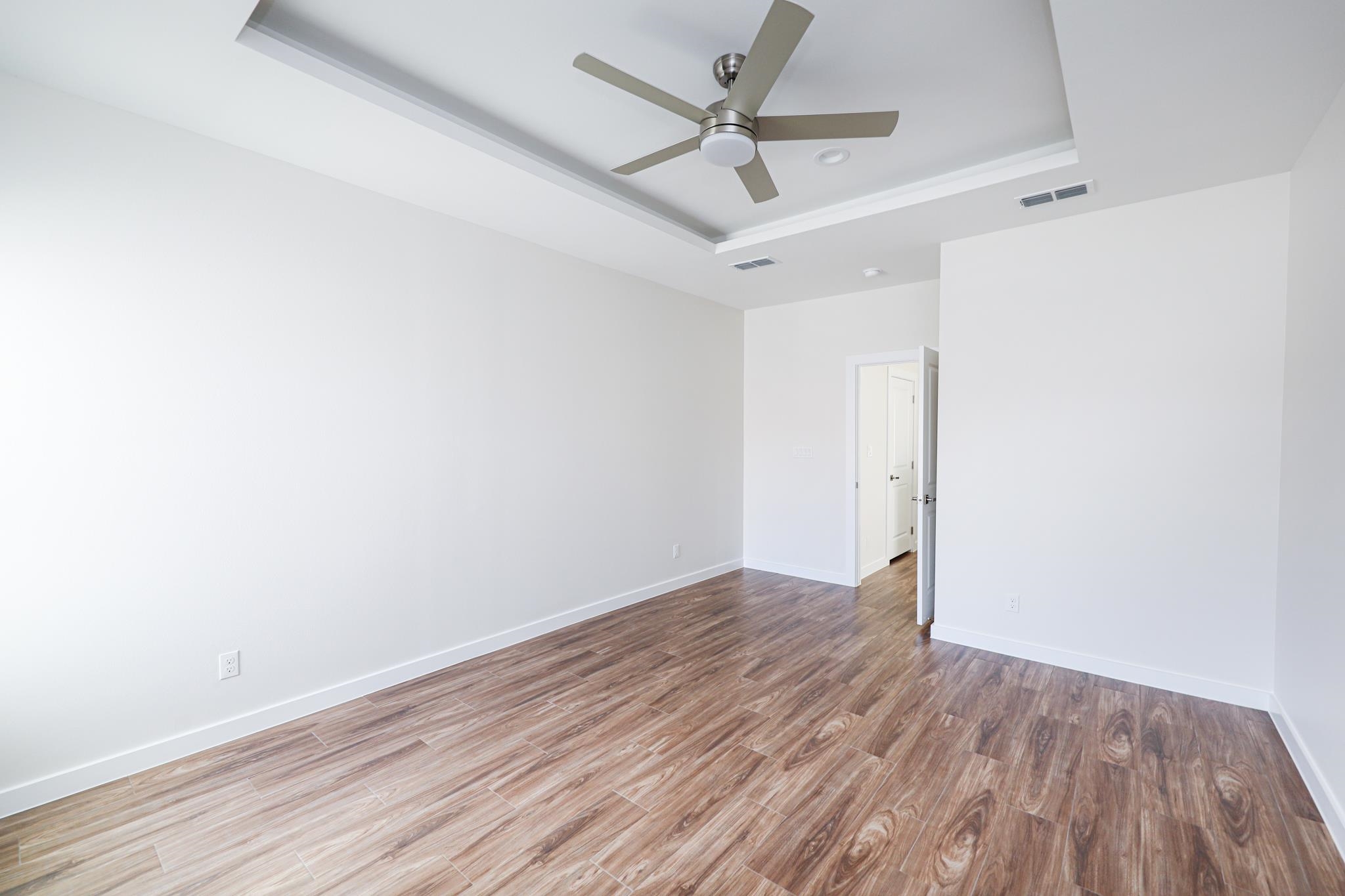 7525 Cresta Bella Street