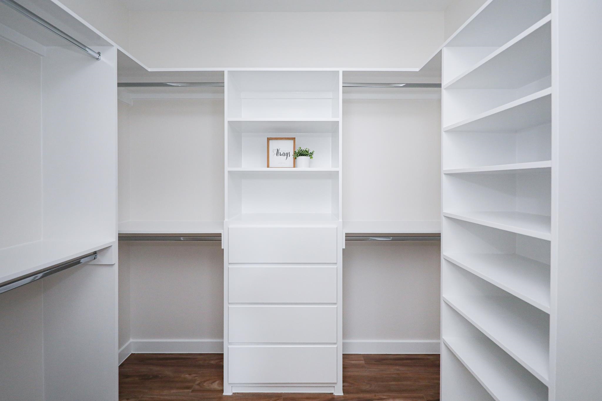 7525 Cresta Bella Street